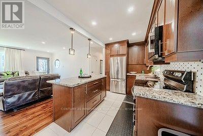 60 Dorking Crescent, Toronto, Ontario  M3M 2B6 - Photo 13 - W13610218