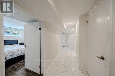 60 Dorking Crescent, Toronto, Ontario  M3M 2B6 - Photo 35 - W13610218