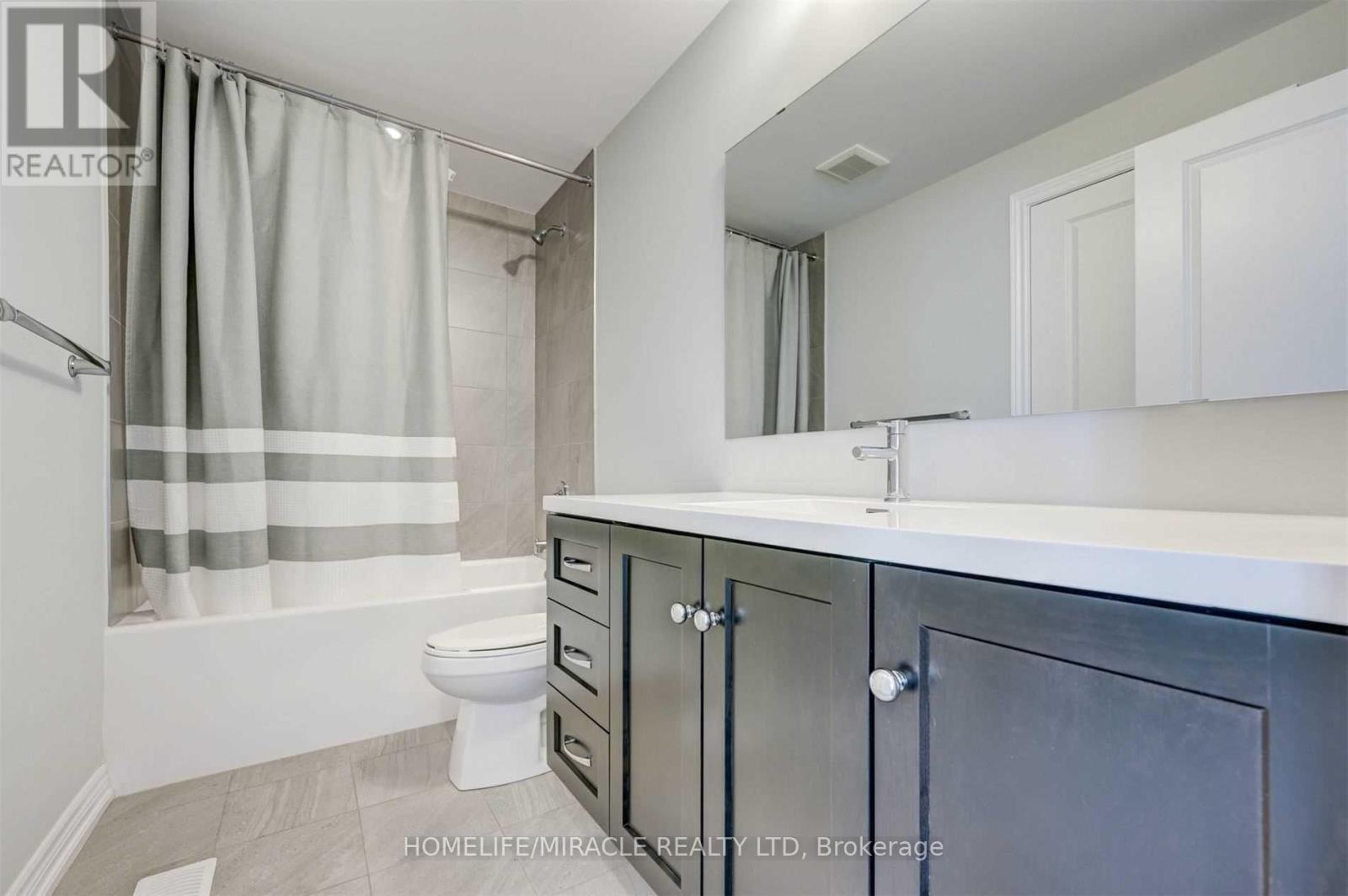 16 Hibiscus Lane, Hamilton (Vincent), Ontario  L8K 5J3 - Photo 11 - X13610034