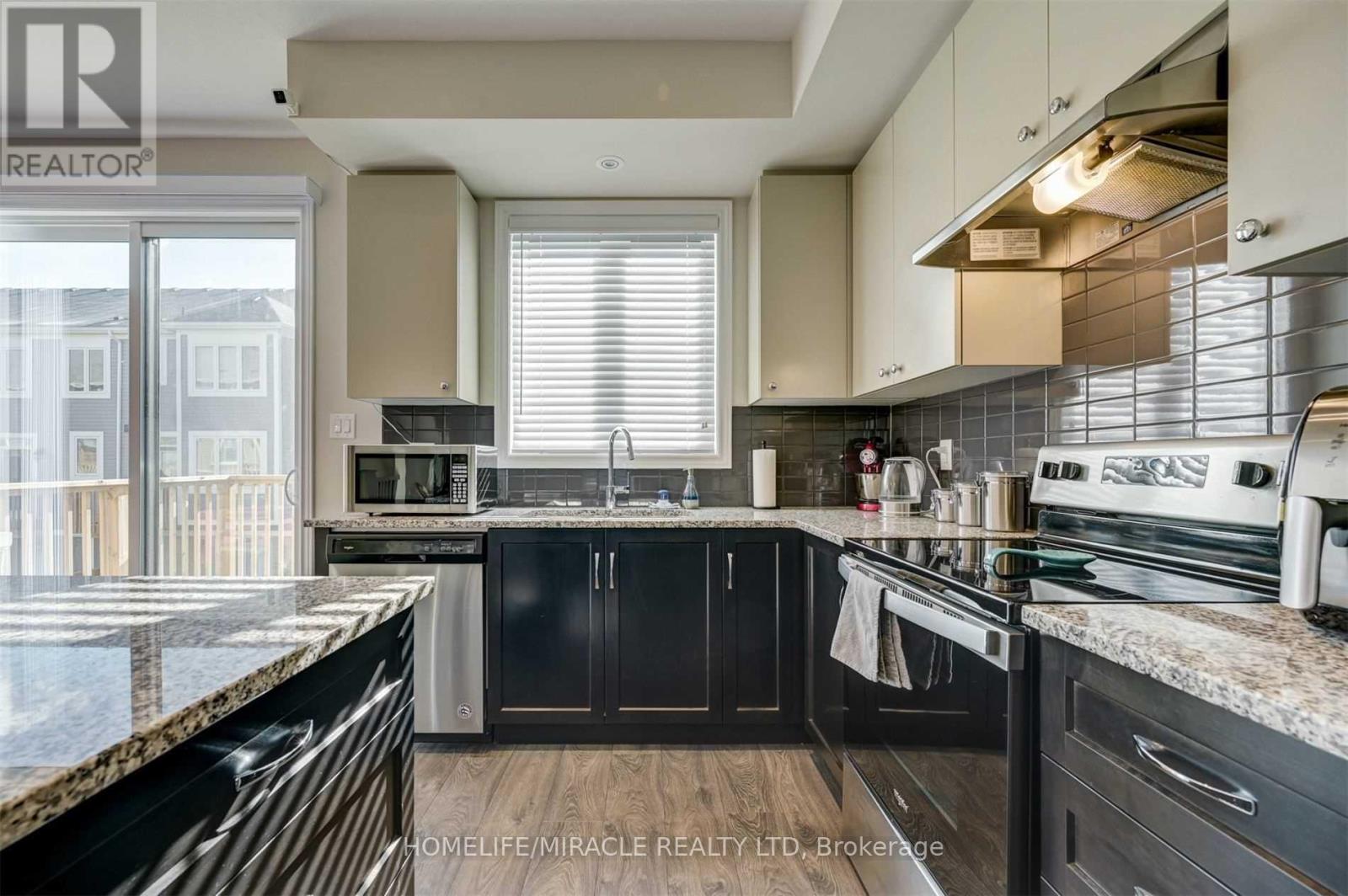 16 Hibiscus Lane, Hamilton (Vincent), Ontario  L8K 5J3 - Photo 25 - X13610034