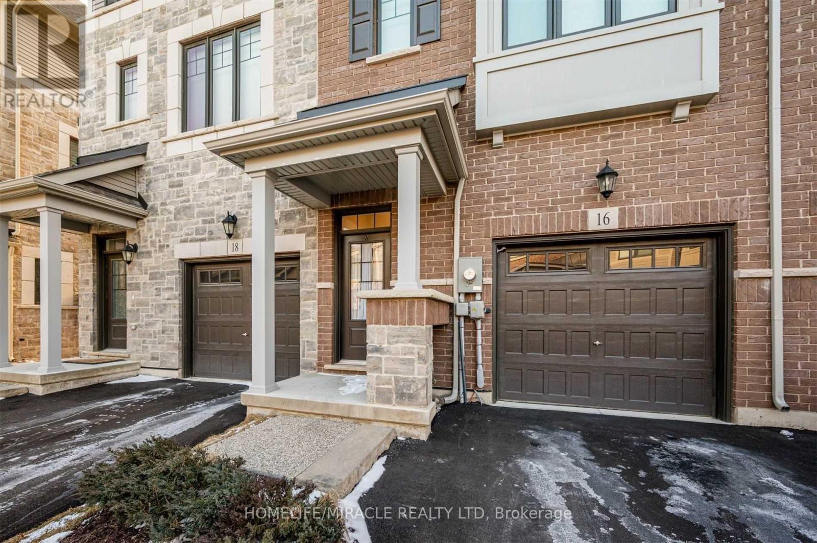 16 Hibiscus Lane, Hamilton (Vincent), Ontario  L8K 5J3 - Photo 4 - X13610034