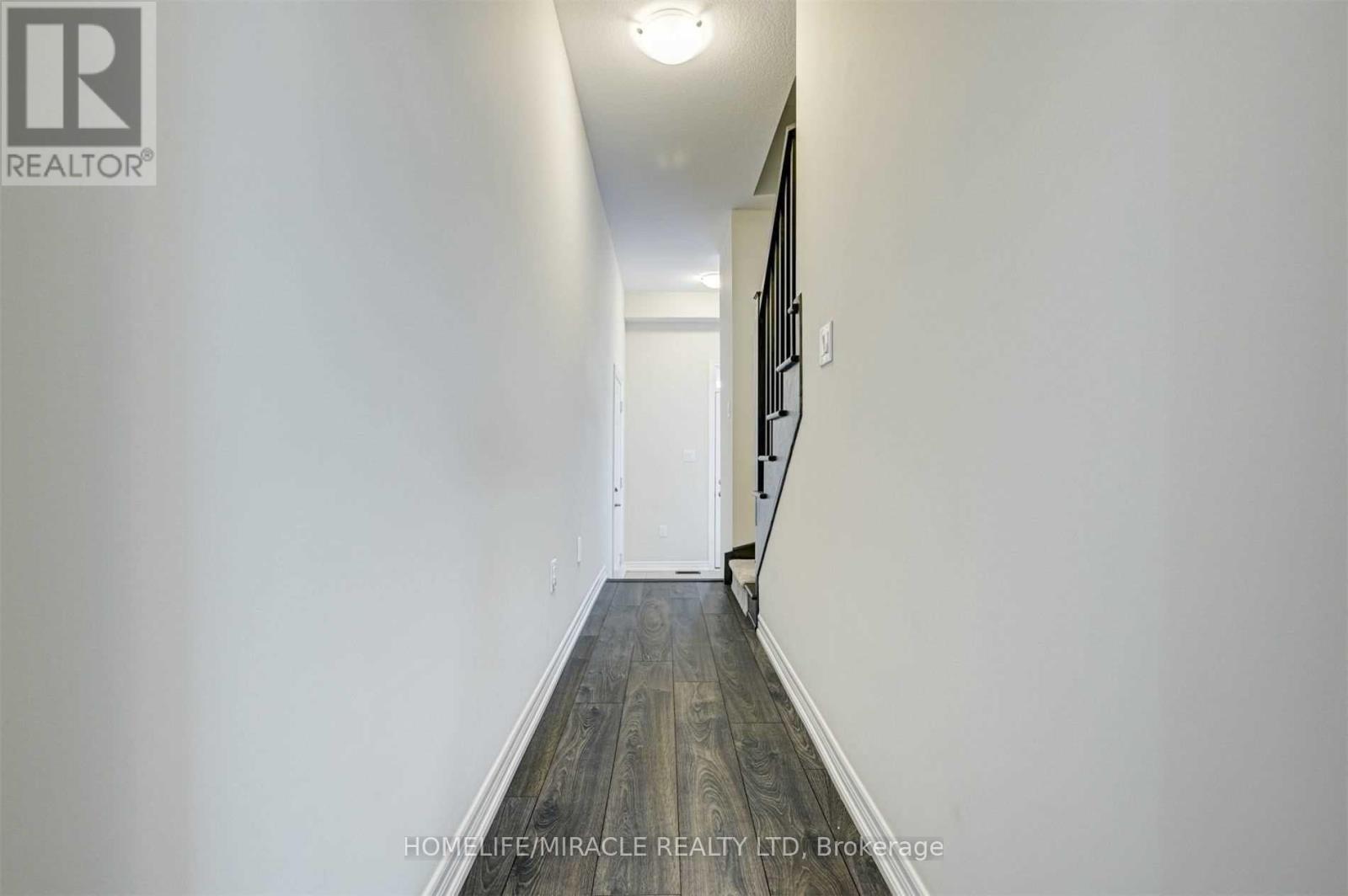 16 Hibiscus Lane, Hamilton (Vincent), Ontario  L8K 5J3 - Photo 7 - X13610034