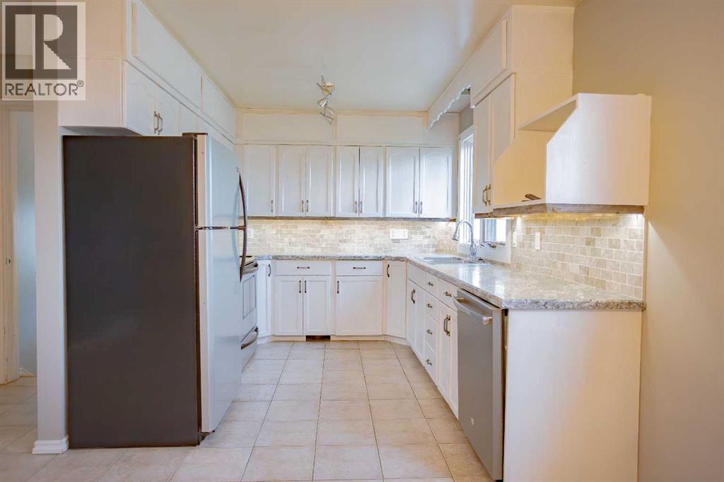 518 3 Street, Wainwright, Alberta  T9W 1A7 - Photo 4 - A2294571