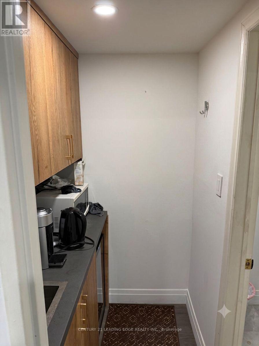 Unit B9 - 311 Bowes Road, Vaughan, Ontario  L4K 1J1 - Photo 3 - N13584486