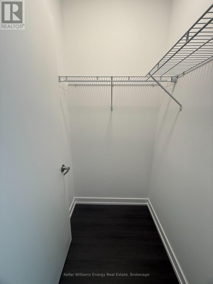 713 - 4010 Eglinton Avenue W, Toronto (Humber Heights), Ontario  M9A 4M2 - Photo 7 - W13610240