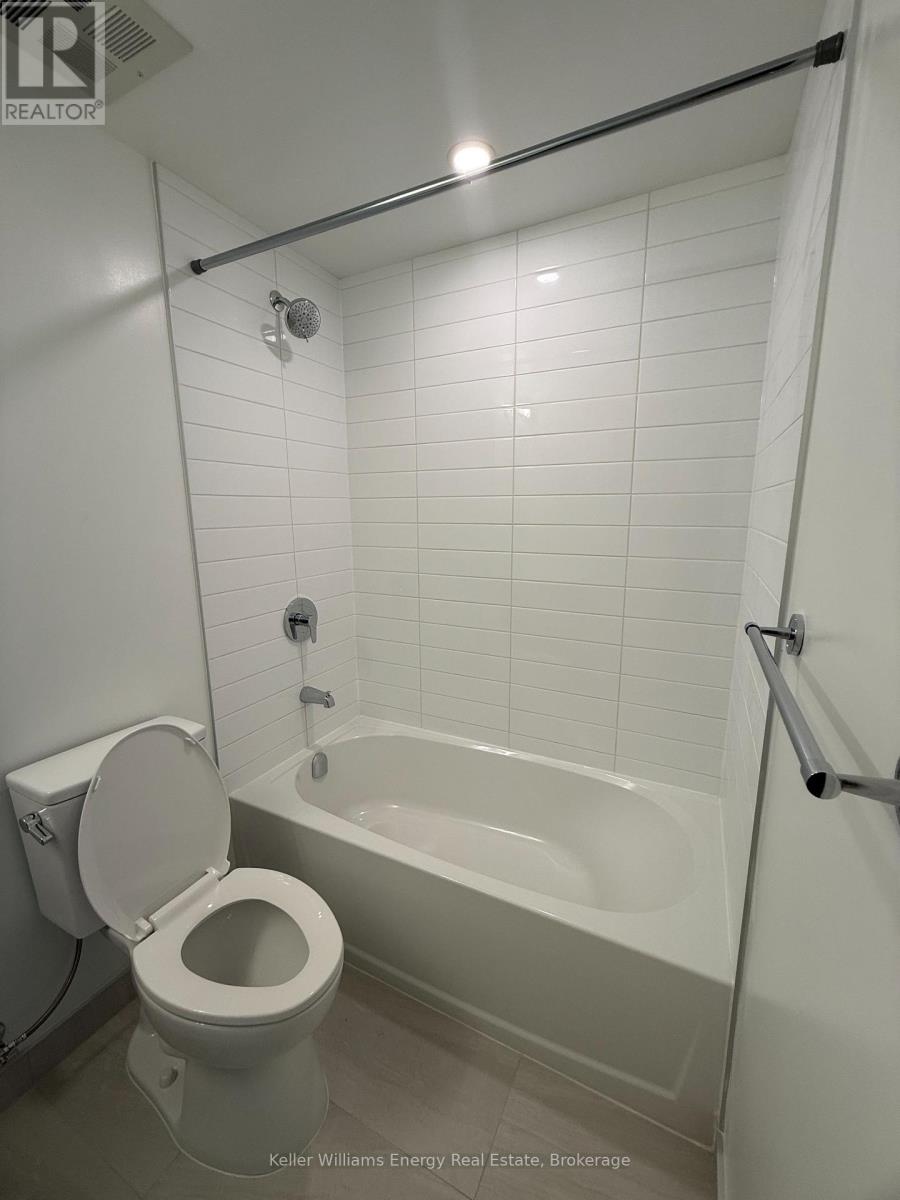 713 - 4010 Eglinton Avenue W, Toronto (Humber Heights), Ontario  M9A 4M2 - Photo 9 - W13610240