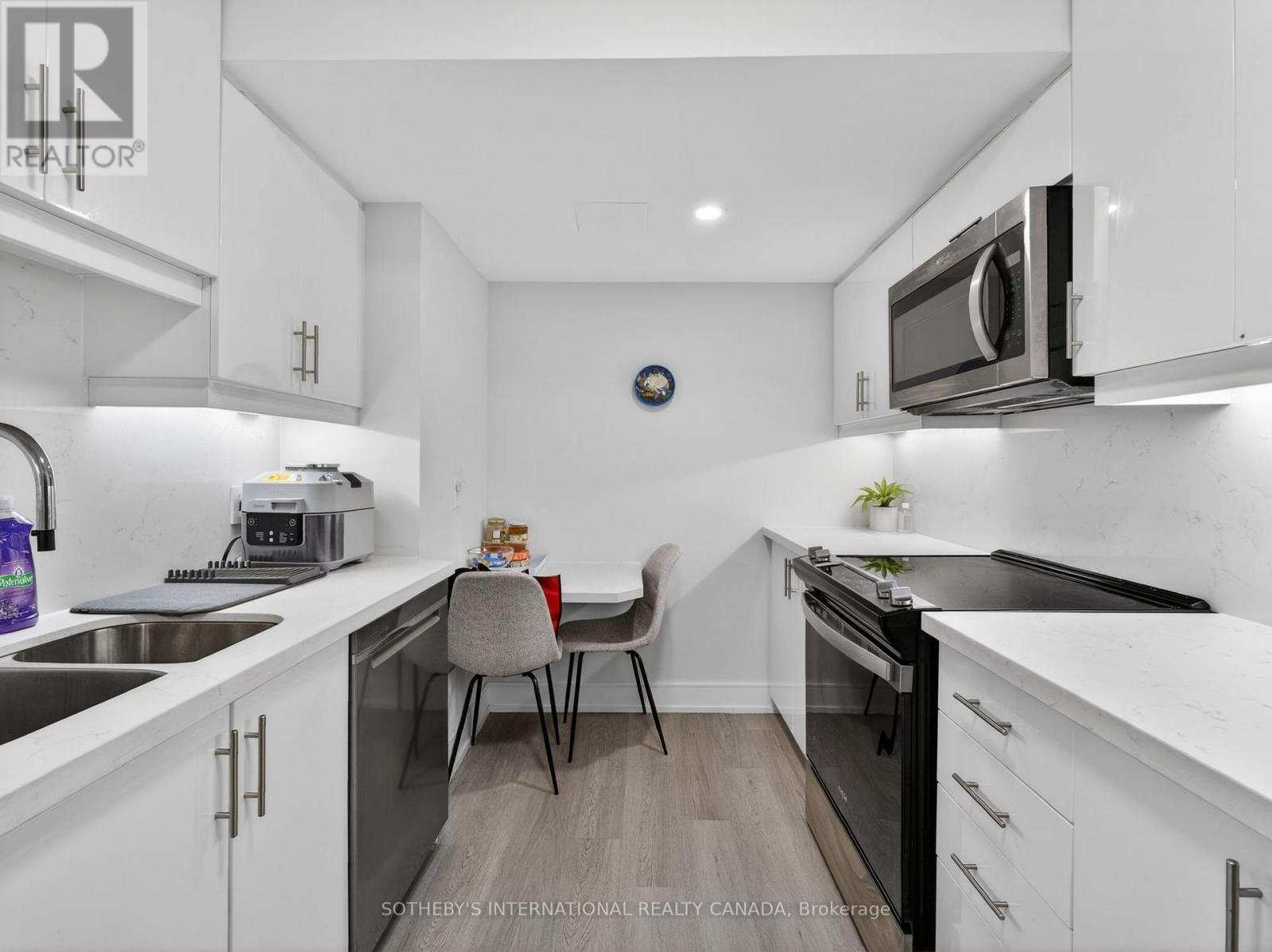1b - 24 College View Avenue, Toronto, Ontario  M5P 1J4 - Photo 12 - C13610276