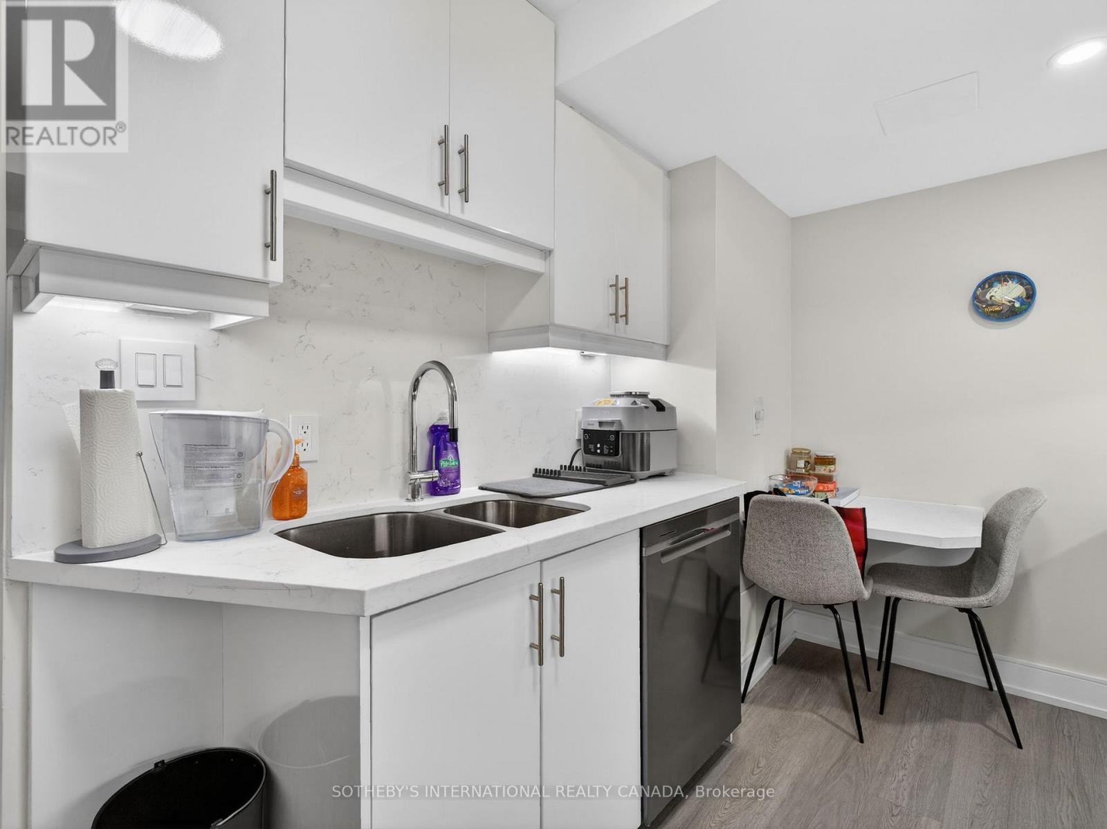 1b - 24 College View Avenue, Toronto, Ontario  M5P 1J4 - Photo 13 - C13610276