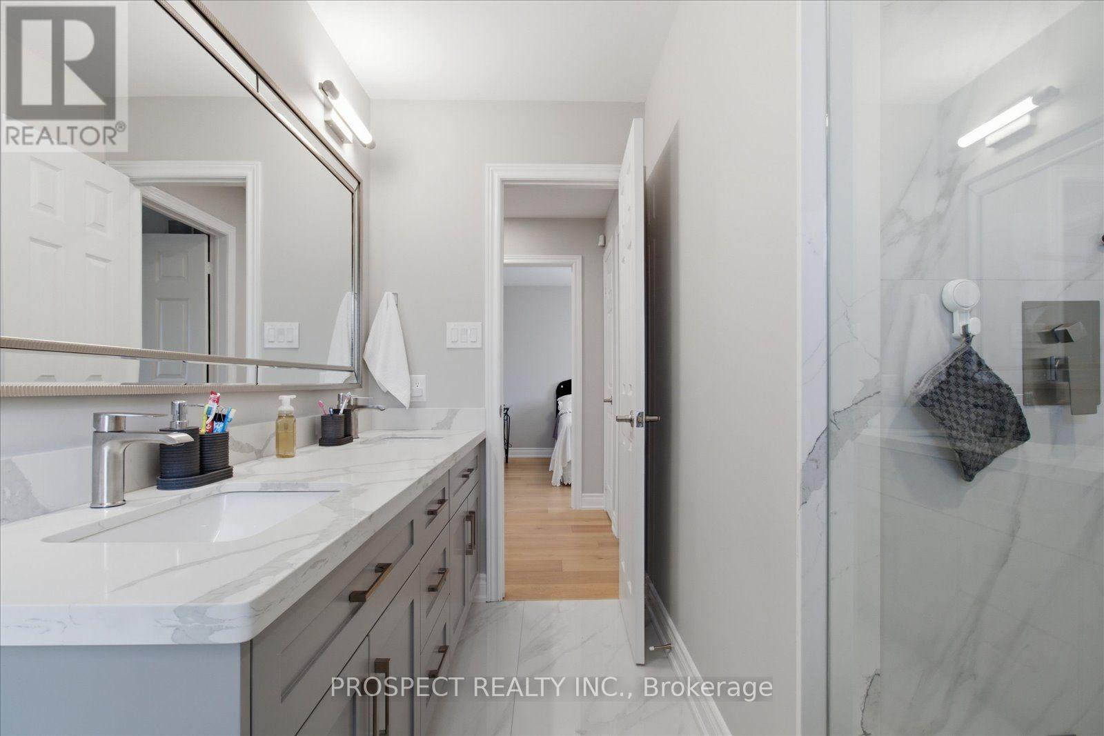 348 Vellore Avenue, Vaughan (Vellore Village), Ontario  L4H 2Z1 - Photo 10 - N13610278