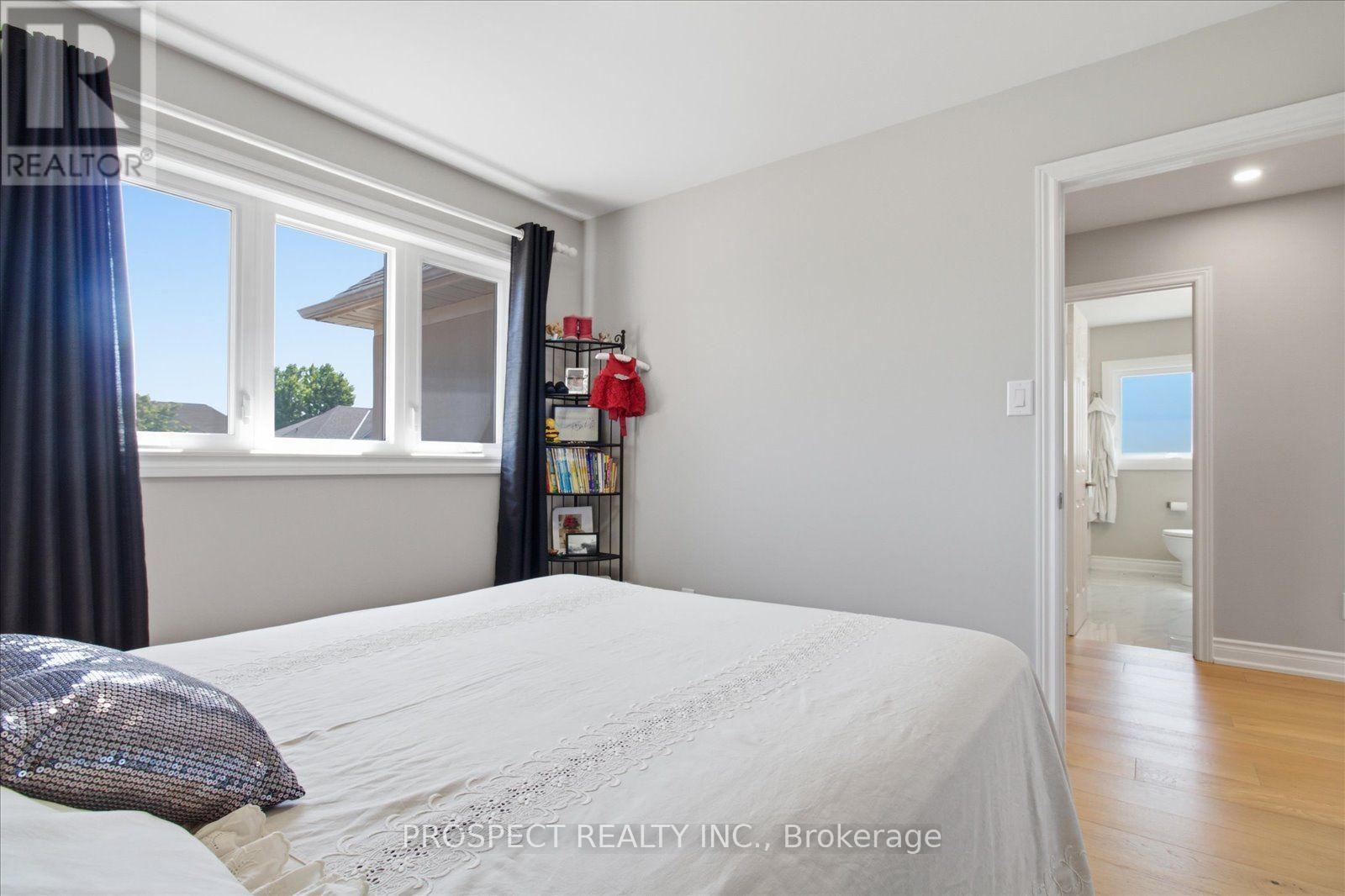 348 Vellore Avenue, Vaughan (Vellore Village), Ontario  L4H 2Z1 - Photo 13 - N13610278