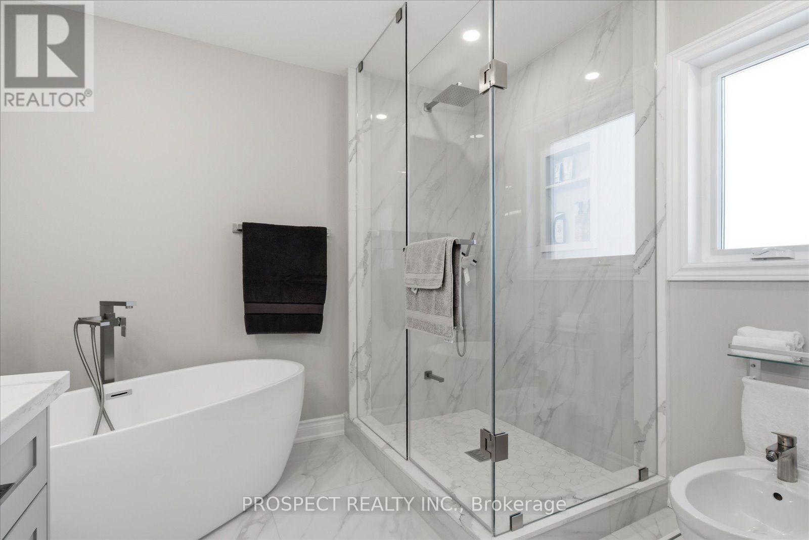 348 Vellore Avenue, Vaughan (Vellore Village), Ontario  L4H 2Z1 - Photo 19 - N13610278