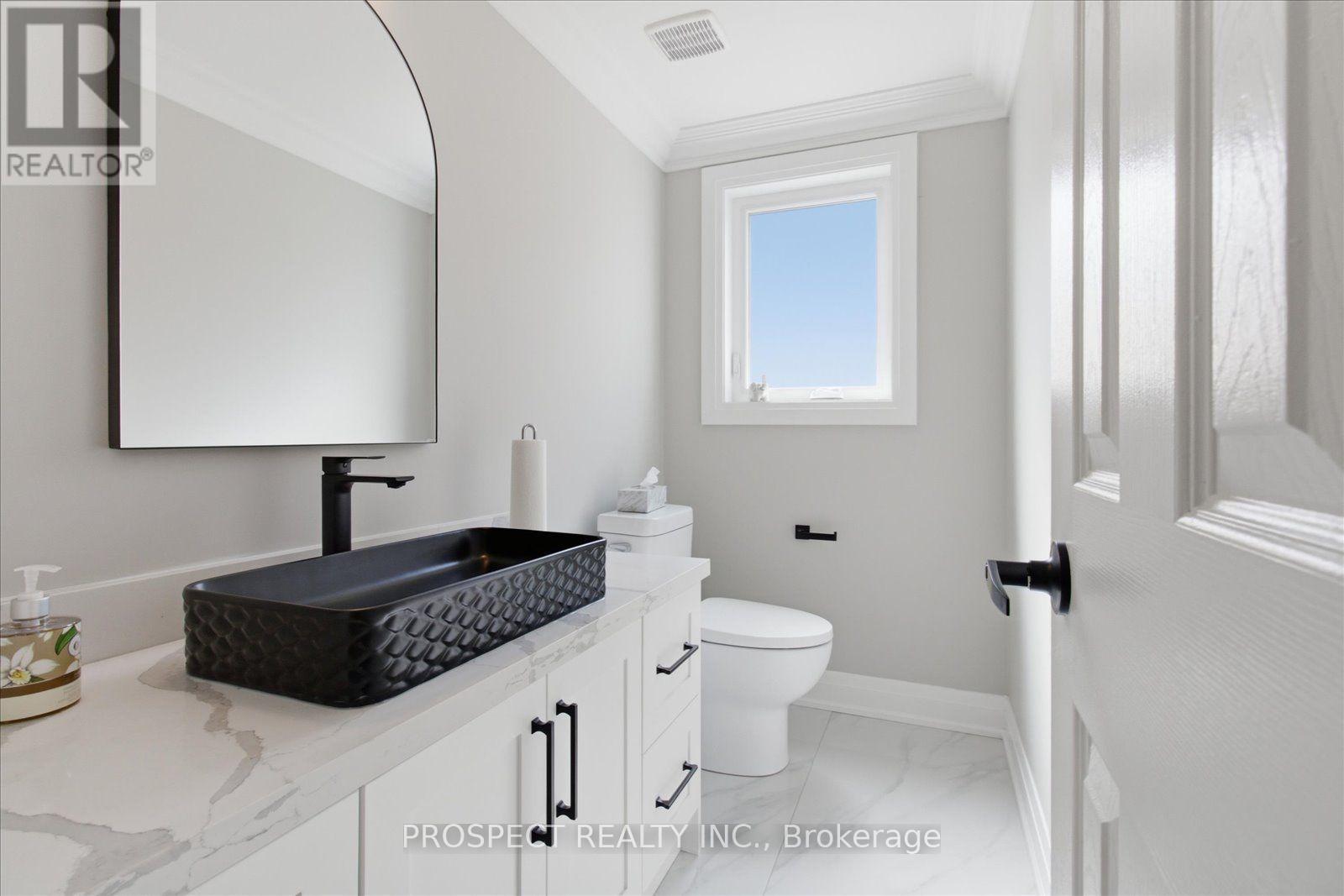 348 Vellore Avenue, Vaughan (Vellore Village), Ontario  L4H 2Z1 - Photo 4 - N13610278