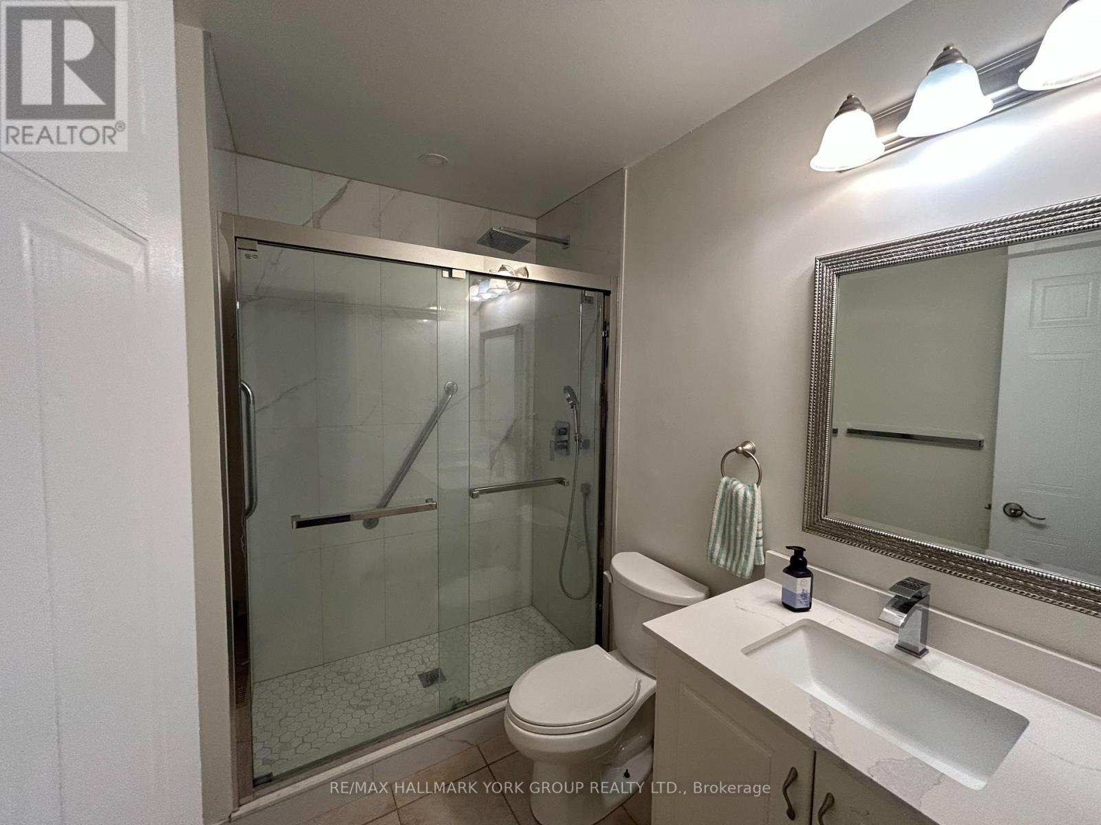 19 Stonehill Boulevard, East Gwillimbury, Ontario  L9N 1C9 - Photo 8 - N13610282