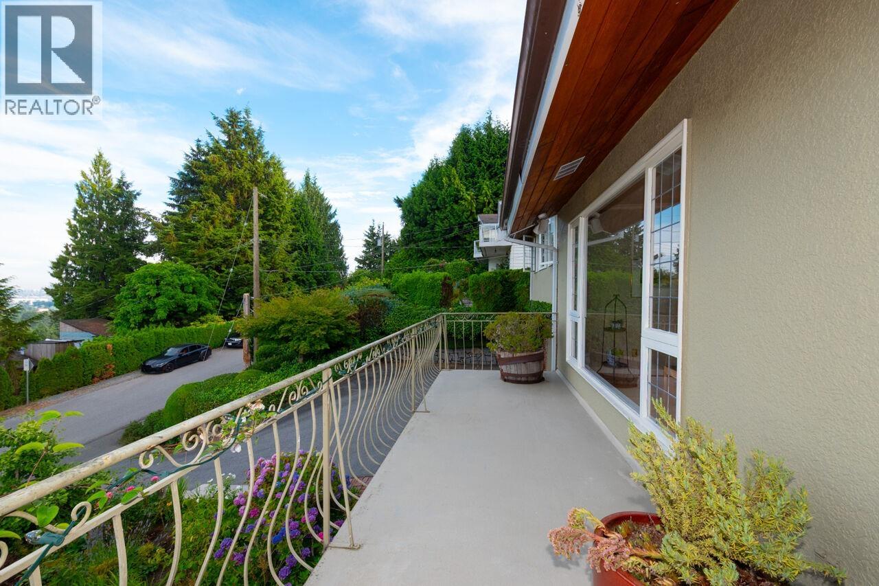 805 Younette Drive, West Vancouver, British Columbia  V7T 1T1 - Photo 10 - R3150201