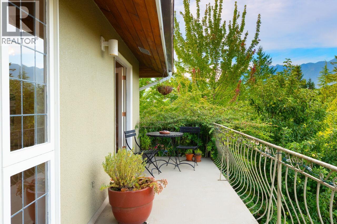 805 Younette Drive, West Vancouver, British Columbia  V7T 1T1 - Photo 11 - R3150201