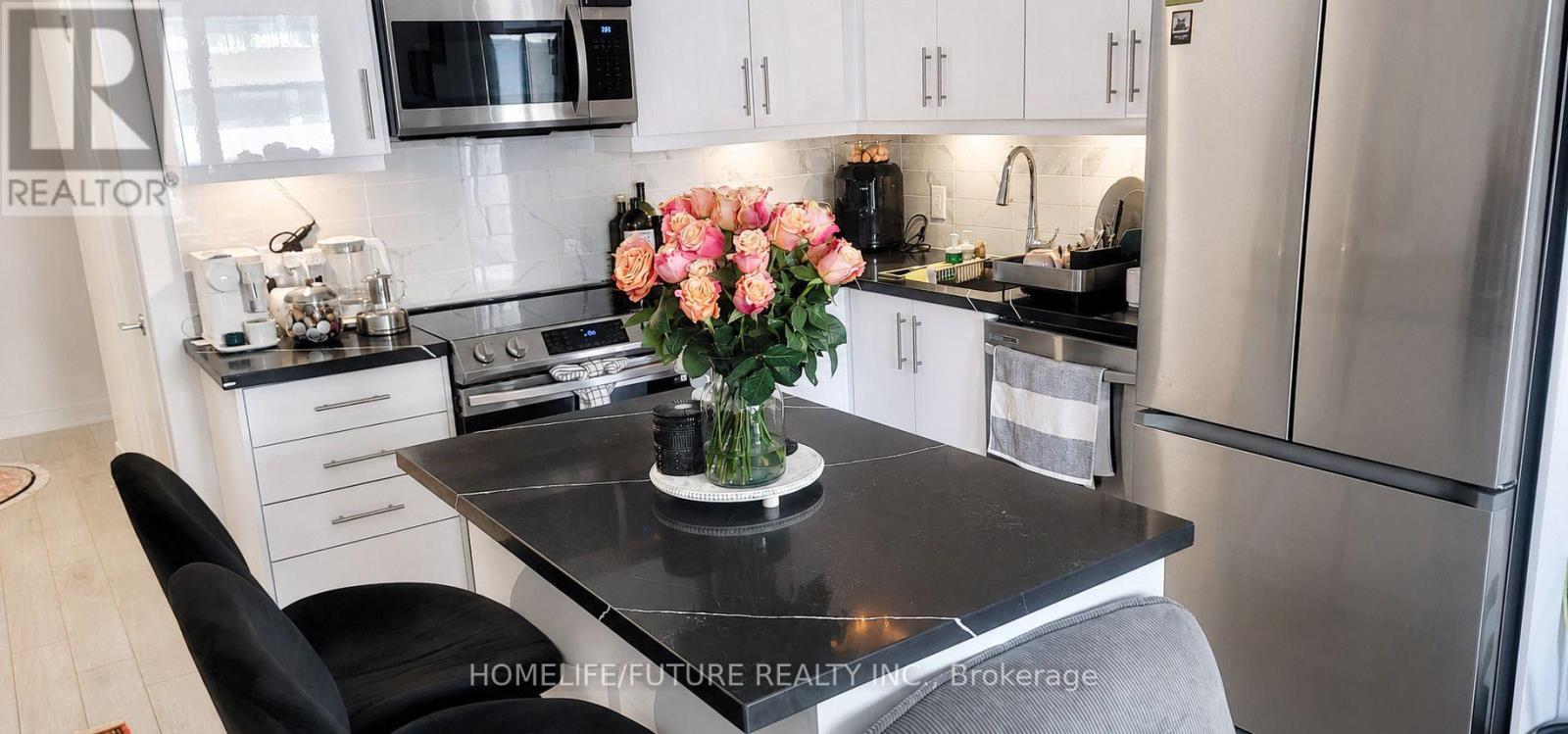 704 - 95 Oneida Crescent, Richmond Hill, Ontario  L4B 0H5 - Photo 2 - N13607012