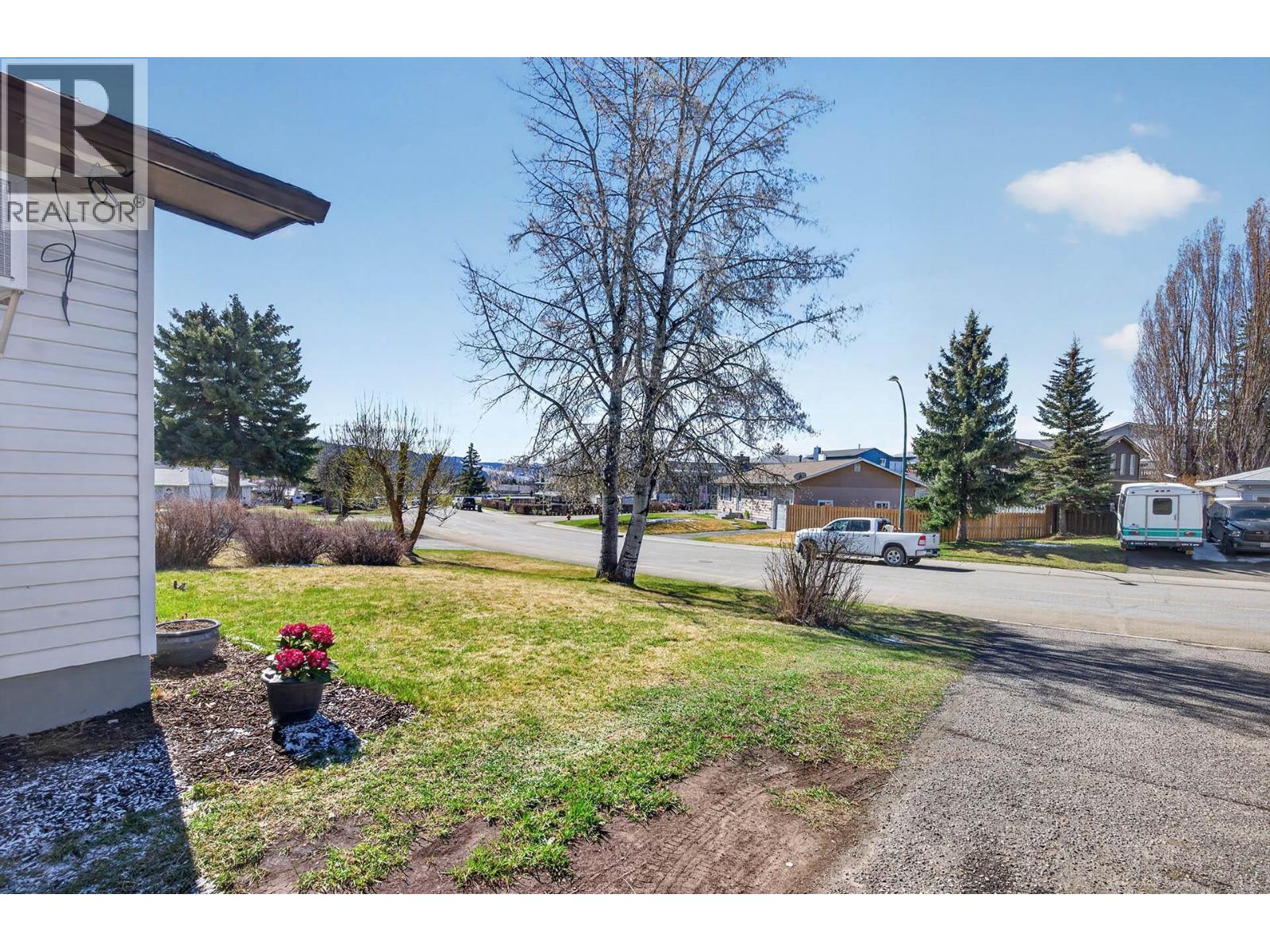15 Galena Avenue, Logan Lake, British Columbia  V0K 1W0 - Photo 40 - 10395952