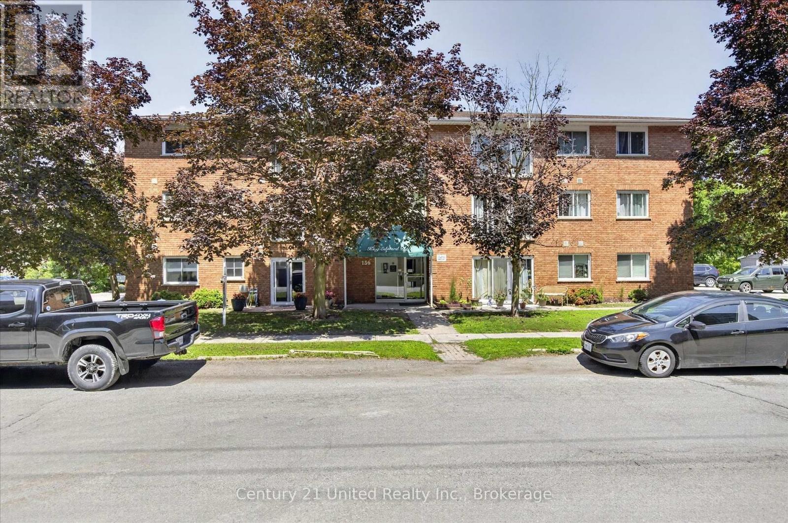 201 - 136 Ware Street, Peterborough (Town Ward 3), Ontario  K9J 3B8 - Photo 2 - X13610344