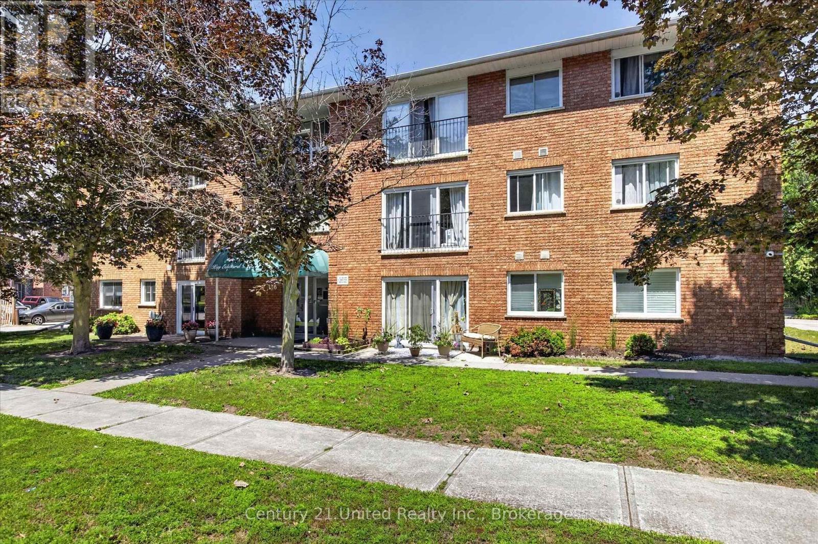 201 - 136 Ware Street, Peterborough (Town Ward 3), Ontario  K9J 3B8 - Photo 3 - X13610344