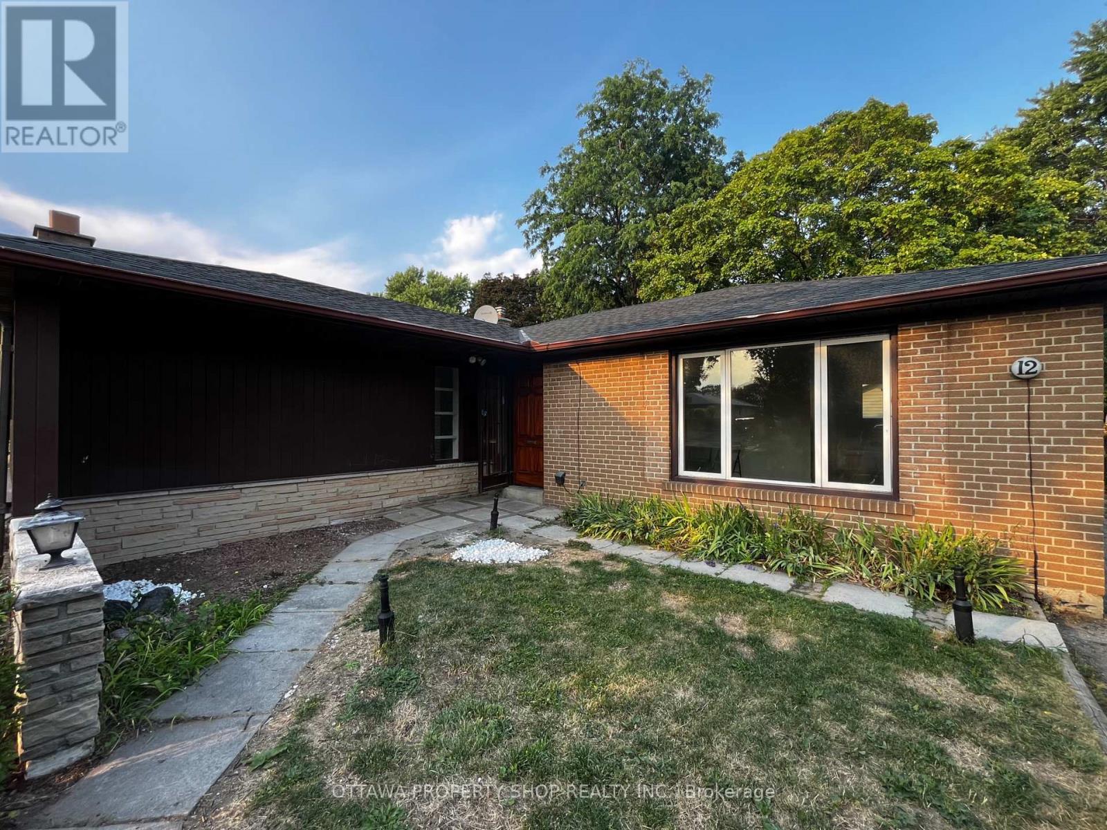 12 COUNCIL CRESCENT, Toronto, Ontario