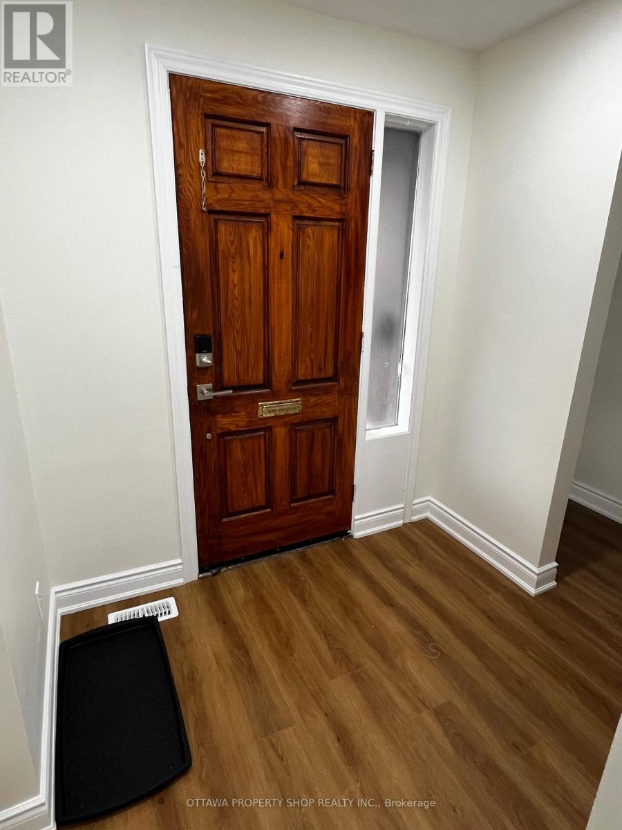 12 Council Crescent, Toronto, Ontario  M3J 1J6 - Photo 2 - W13610420