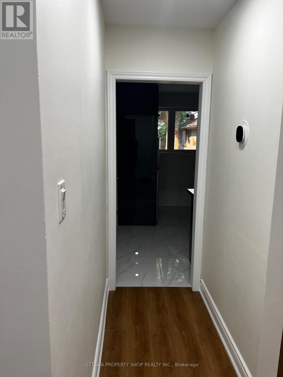12 Council Crescent, Toronto, Ontario  M3J 1J6 - Photo 3 - W13610420