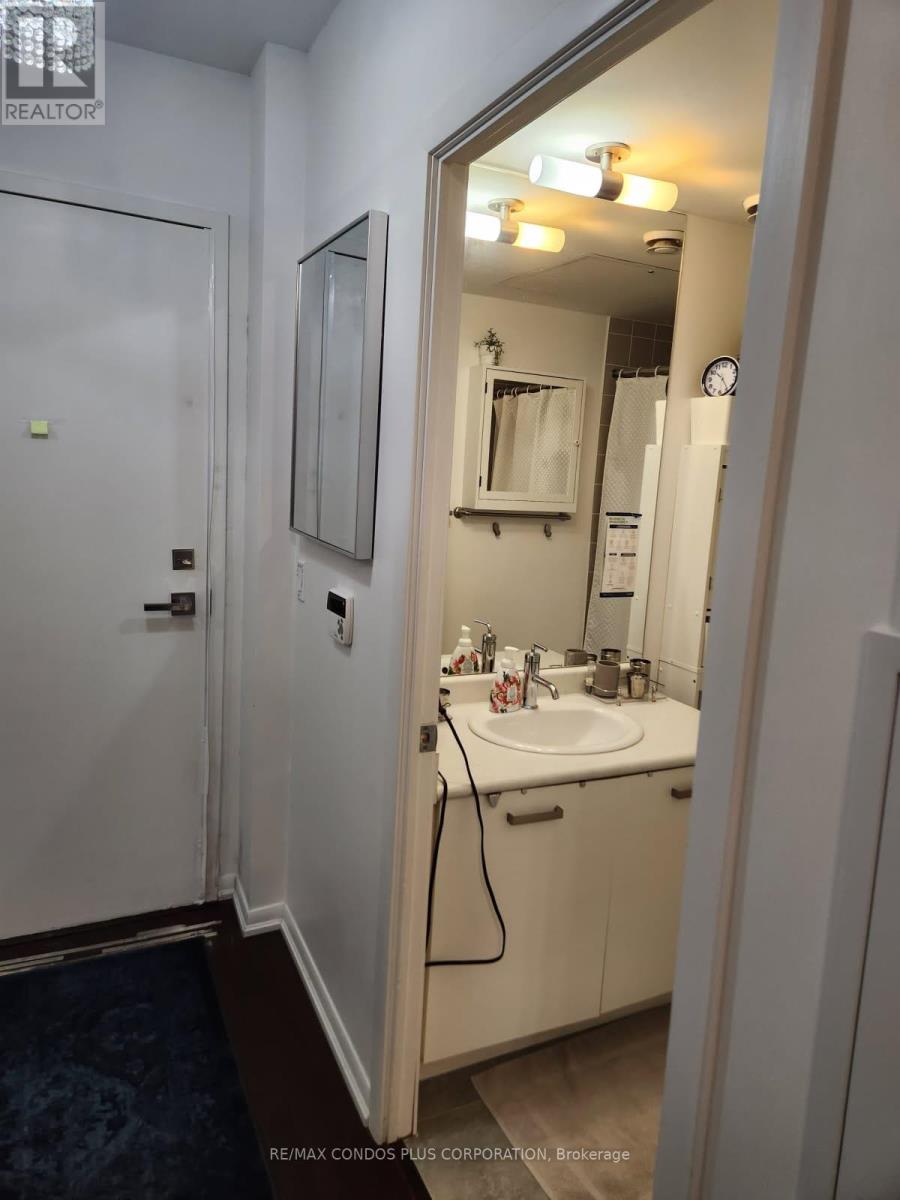 5007 - 832 Bay Street, Toronto (Bay Street Corridor), Ontario  M5S 1Z6 - Photo 10 - C13610396