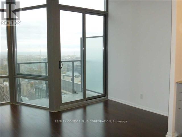 5007 - 832 Bay Street, Toronto (Bay Street Corridor), Ontario  M5S 1Z6 - Photo 6 - C13610396
