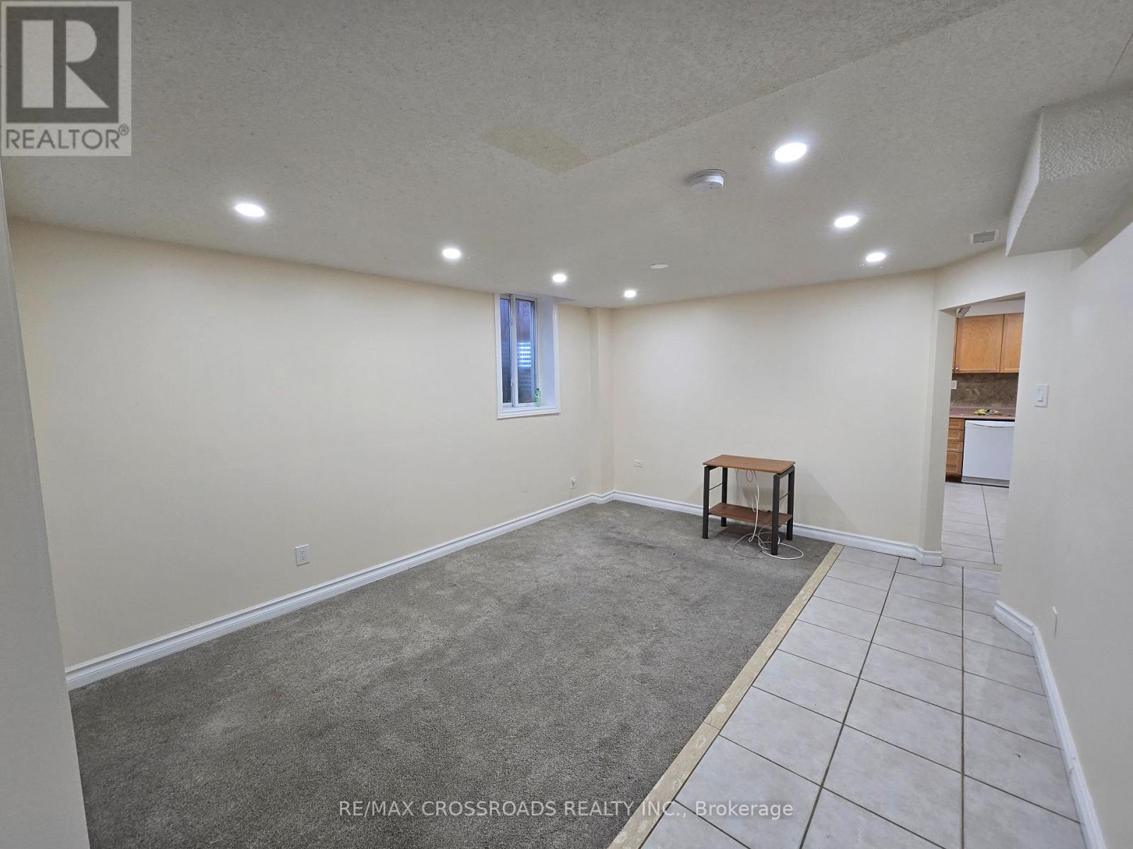 34 Sonley Drive, Whitby, Ontario  L1R 3B3 - Photo 5 - E13610362