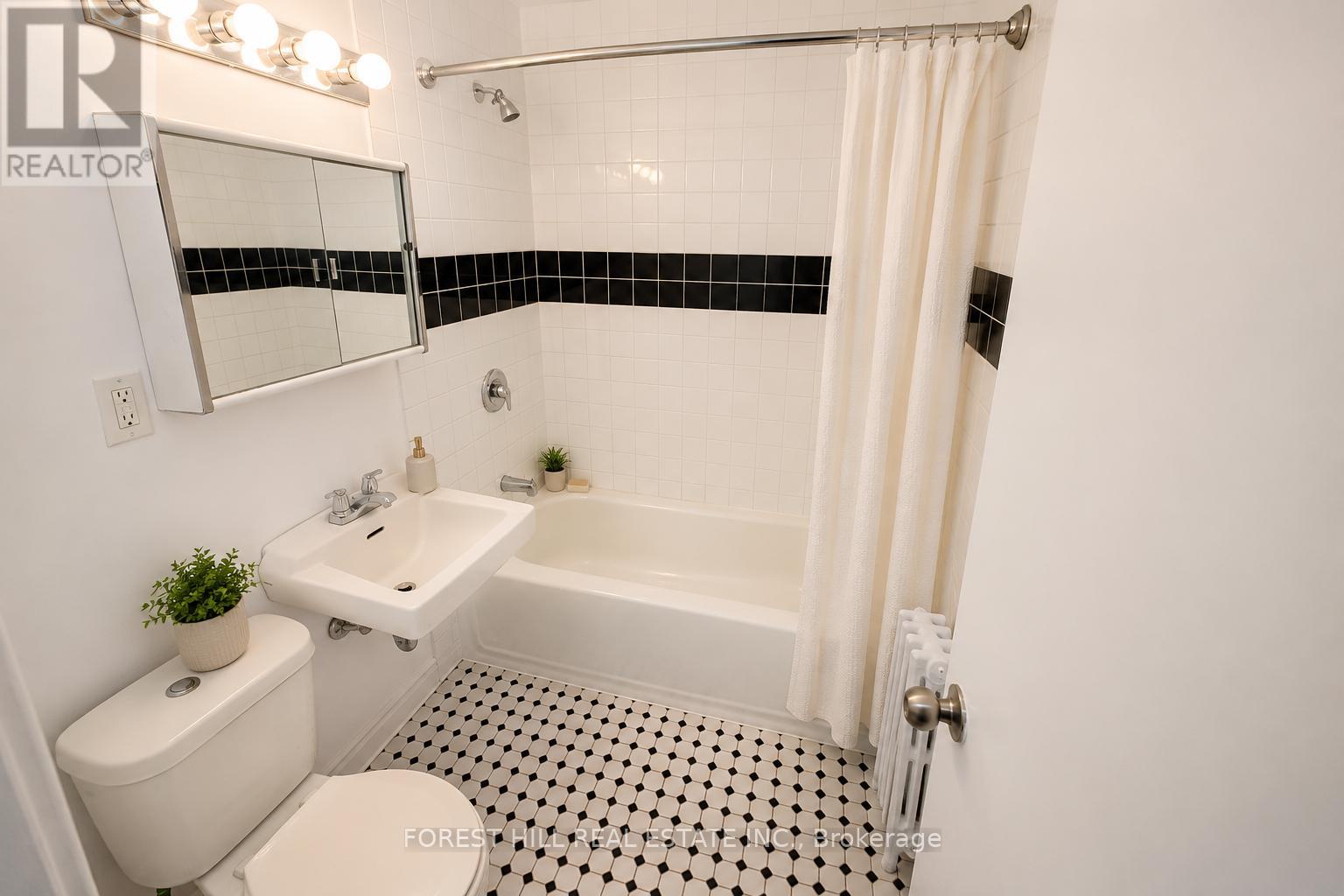 107 - 102 Goodwood Park, Toronto, Ontario  M4C 5S9 - Photo 5 - E13610514