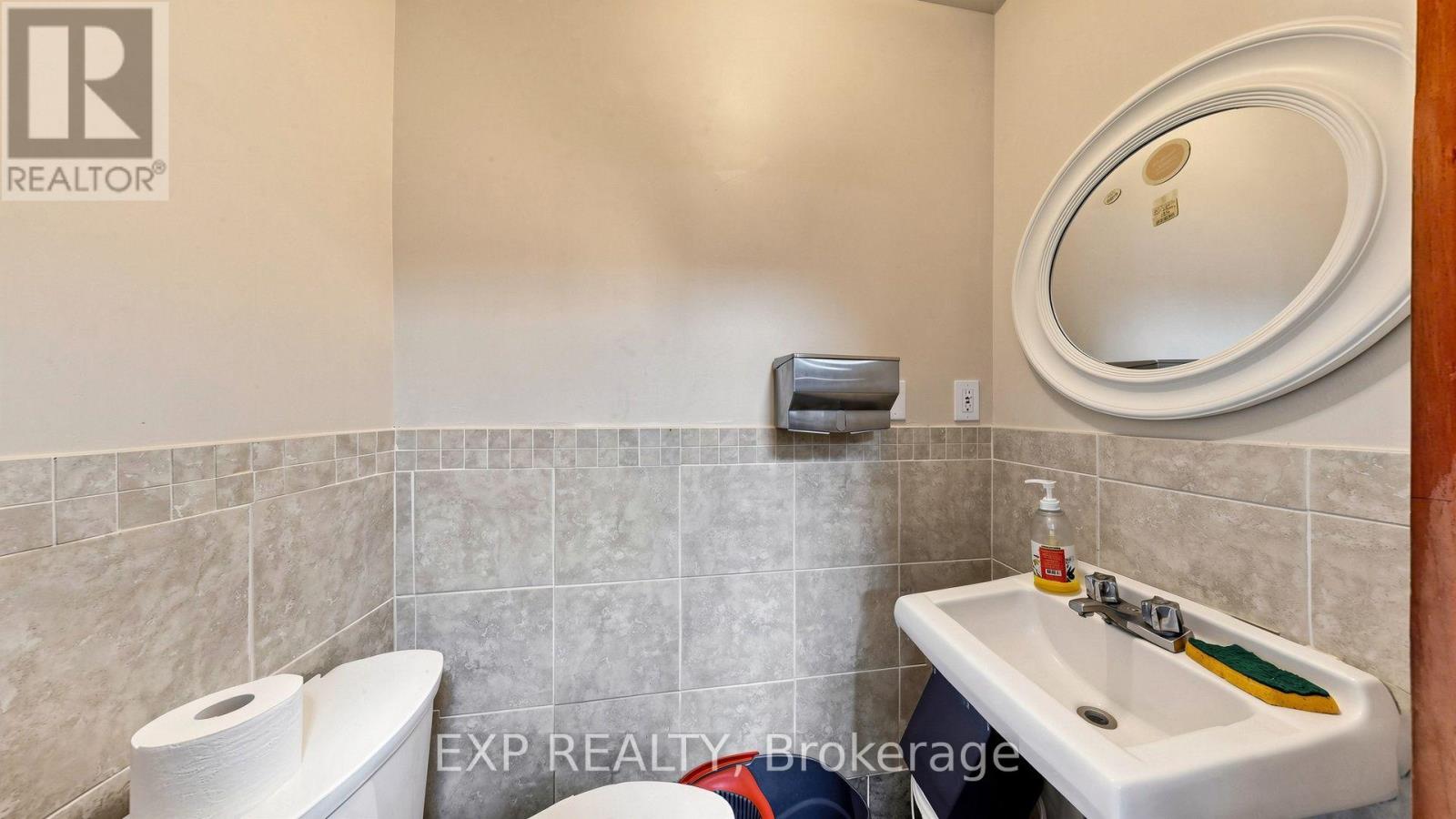 7 & 8 - 12960 Yonge Street, Richmond Hill, Ontario  L4E 3K2 - Photo 13 - N13610448