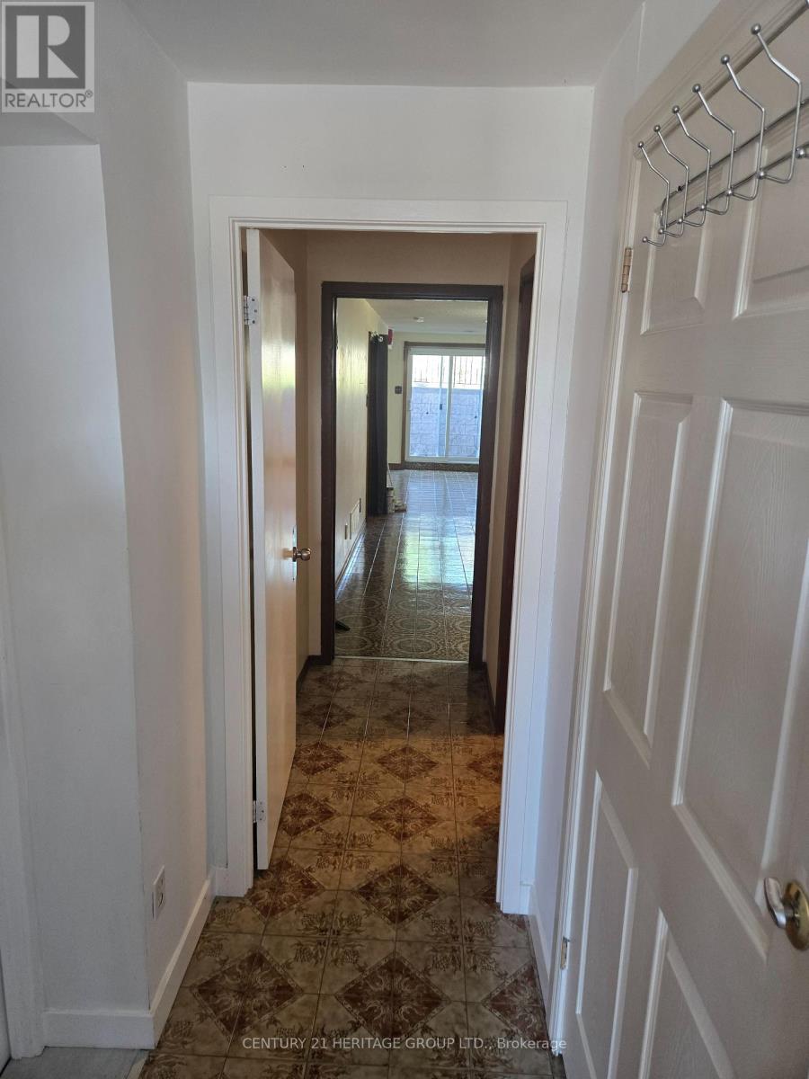 60 Albany Drive, Vaughan, Ontario  L4L 2X7 - Photo 3 - N13610468