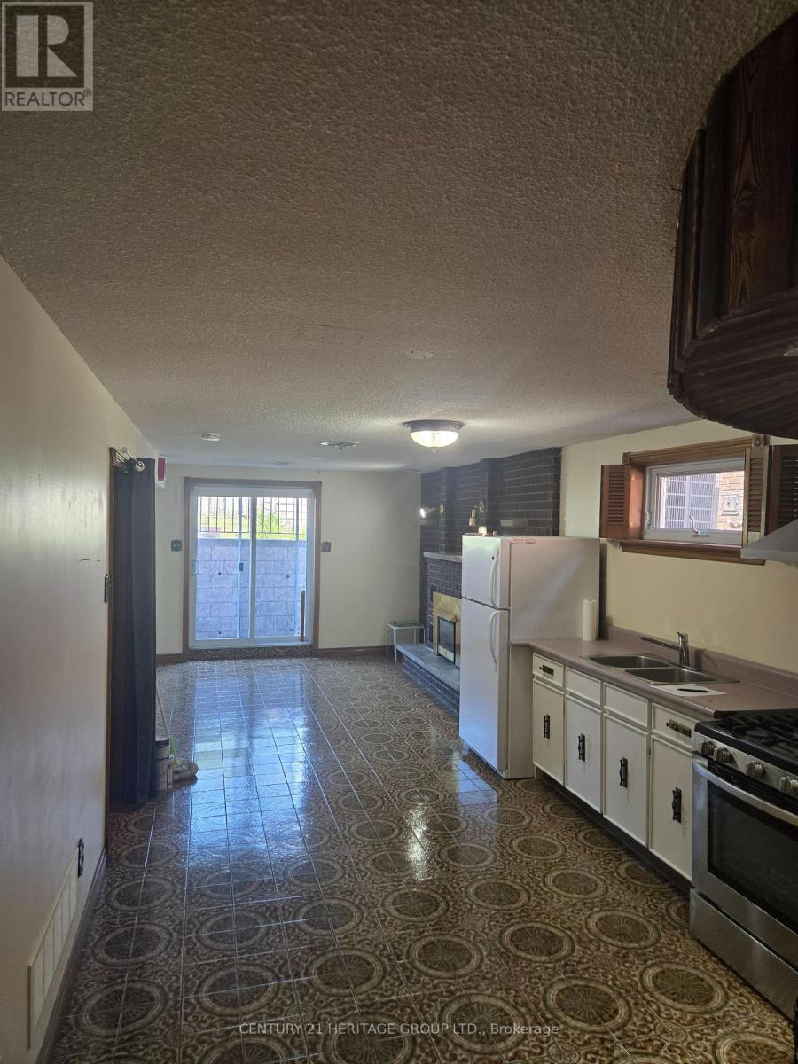 60 Albany Drive, Vaughan, Ontario  L4L 2X7 - Photo 4 - N13610468
