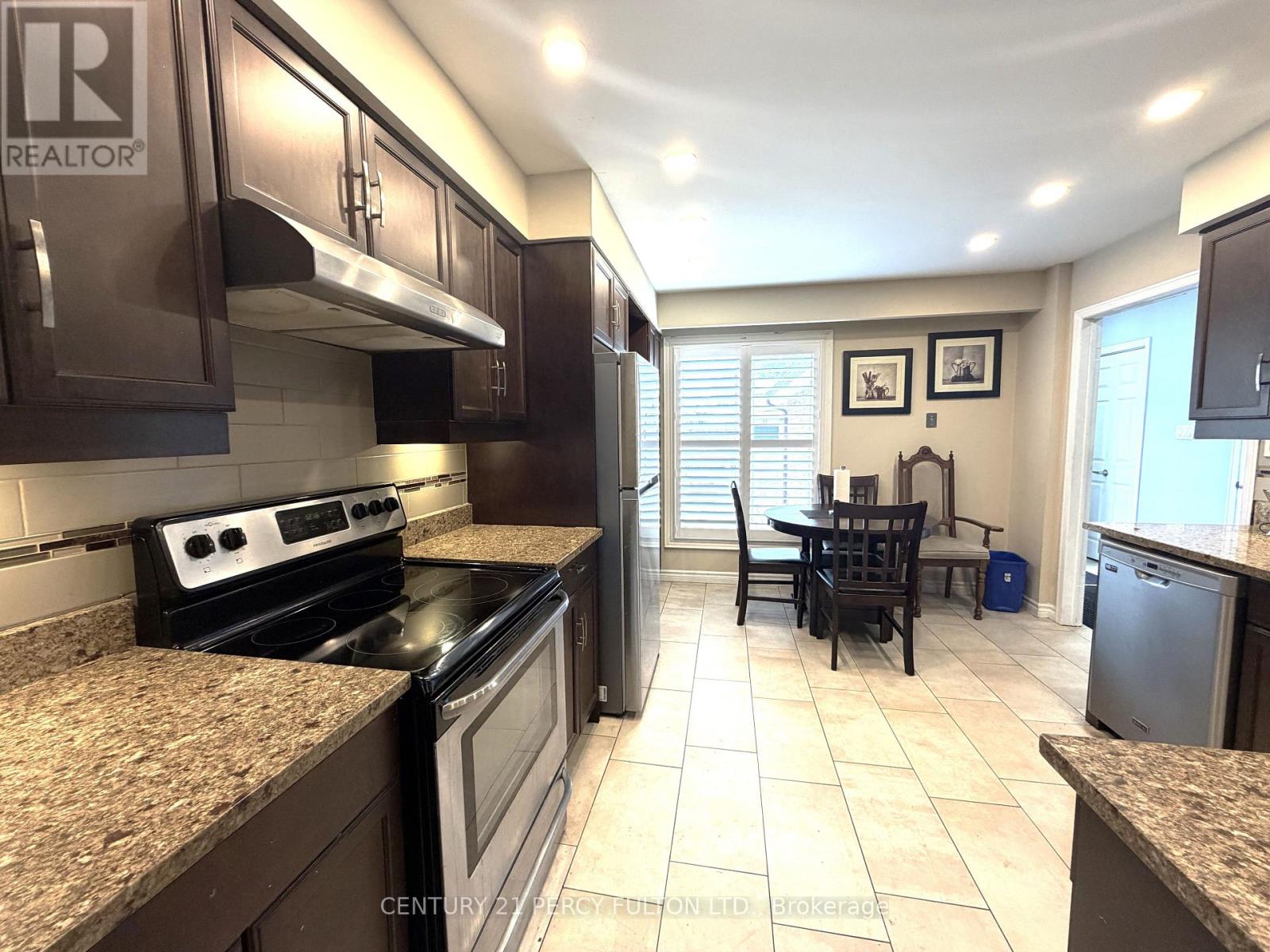 26 Robbinstone Drive, Toronto, Ontario  M1B 2E6 - Photo 7 - E13477966
