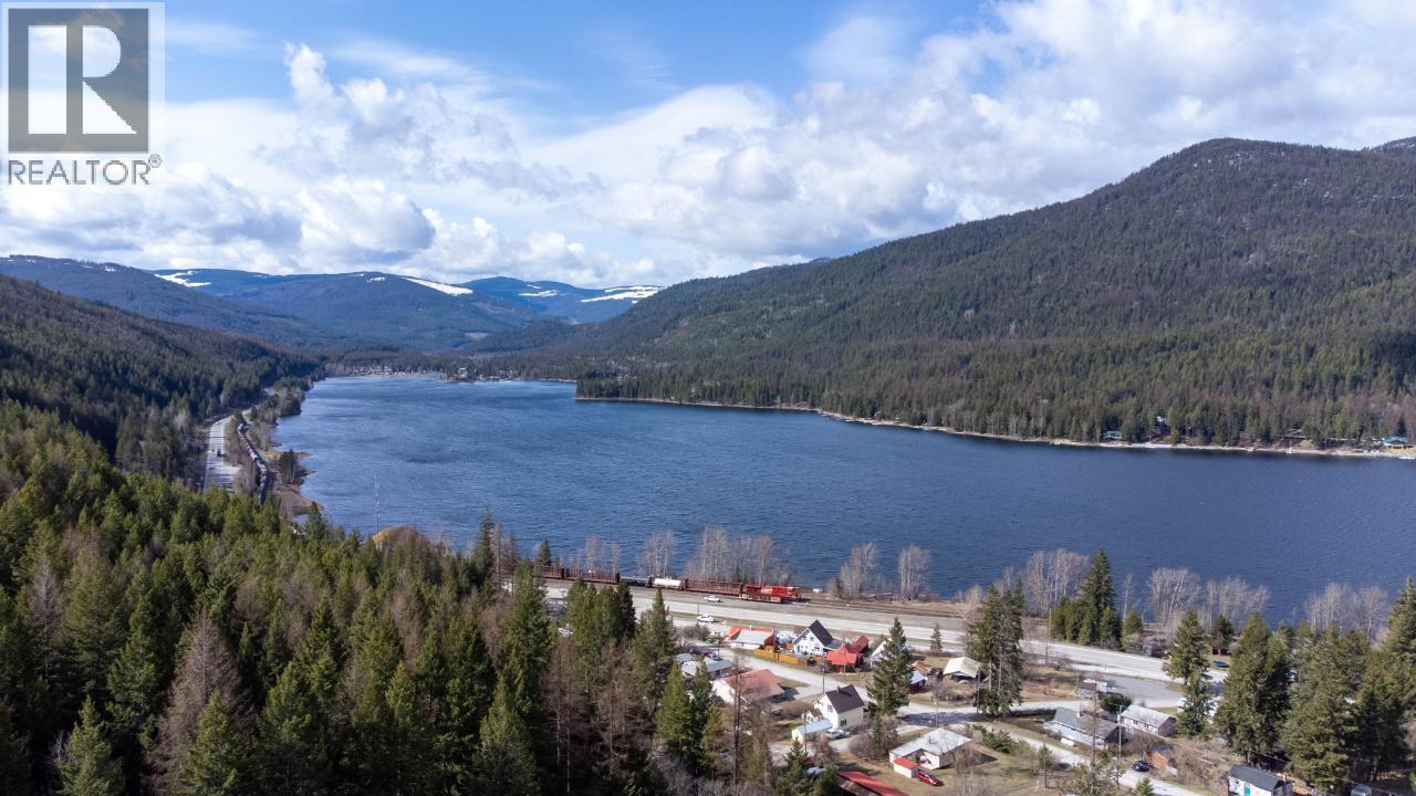 3284 Queens Avenue Unit# 1, Moyie, British Columbia  V0B 2A0 - Photo 7 - 10391839