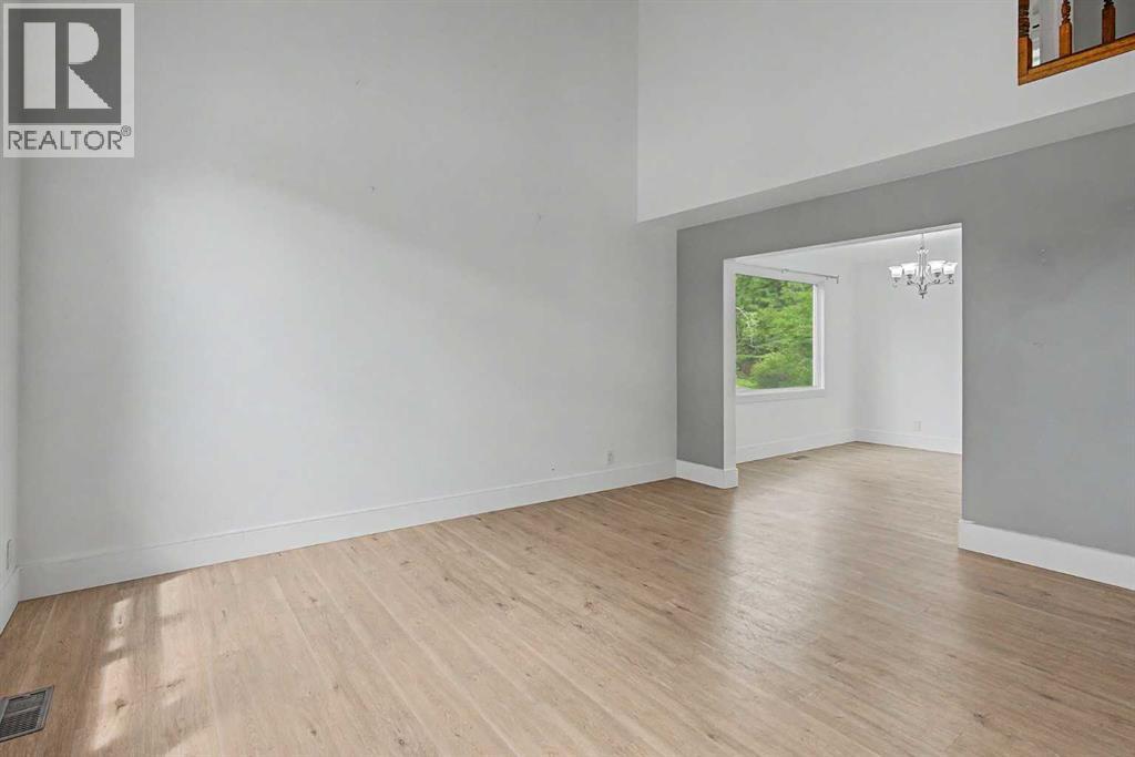 1320 116 Avenue Sw, Calgary, Alberta  t2w 2a5 - Photo 5 - A2329830