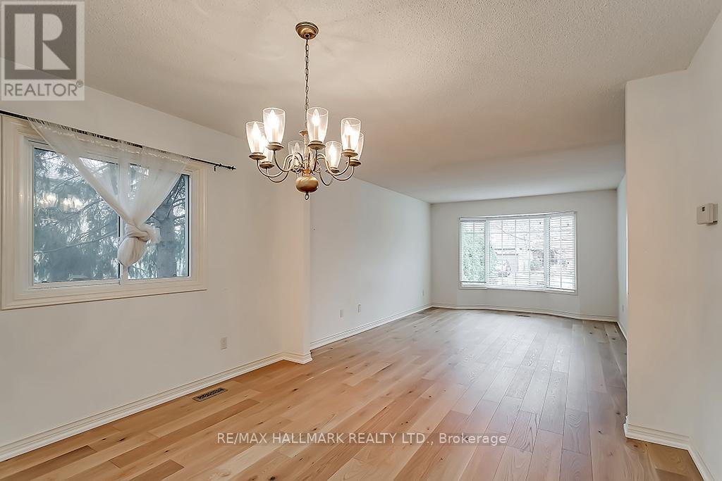 1361 Monks Passage, Oakville, Ontario  L6M 1K7 - Photo 5 - W13610318