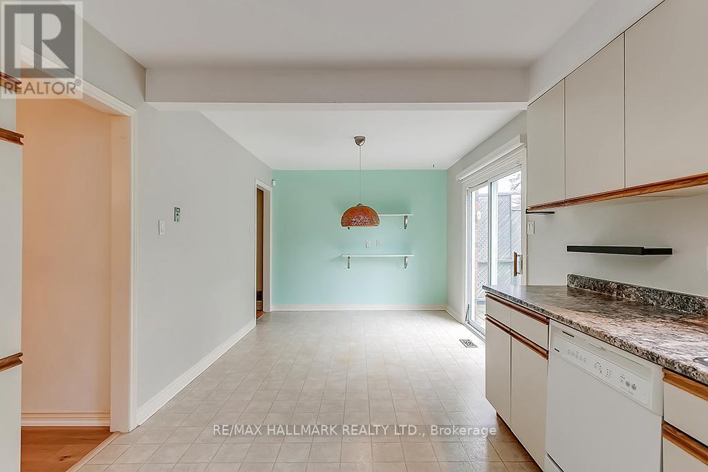 1361 Monks Passage, Oakville, Ontario  L6M 1K7 - Photo 8 - W13610318