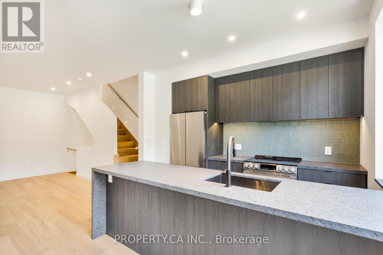 Unit #1 - 301 Keele Street, Toronto, Ontario  M6P 2K5 - Photo 4 - W13610324