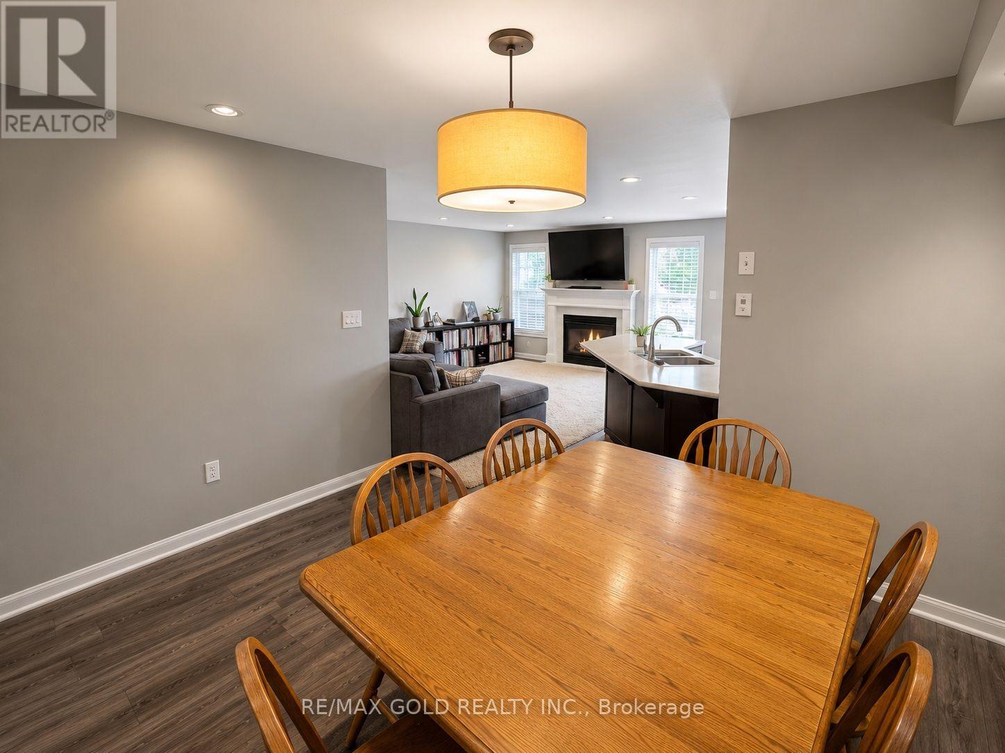 1061 Nadalin Heights, Milton, Ontario  L9T 8H3 - Photo 4 - W13610434