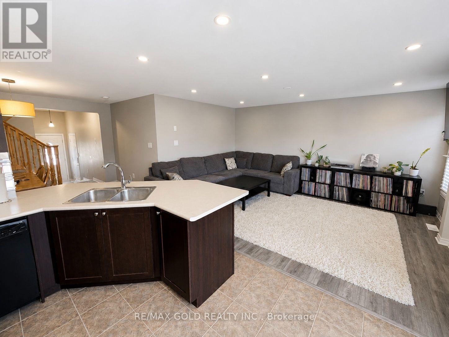 1061 Nadalin Heights, Milton, Ontario  L9T 8H3 - Photo 8 - W13610434