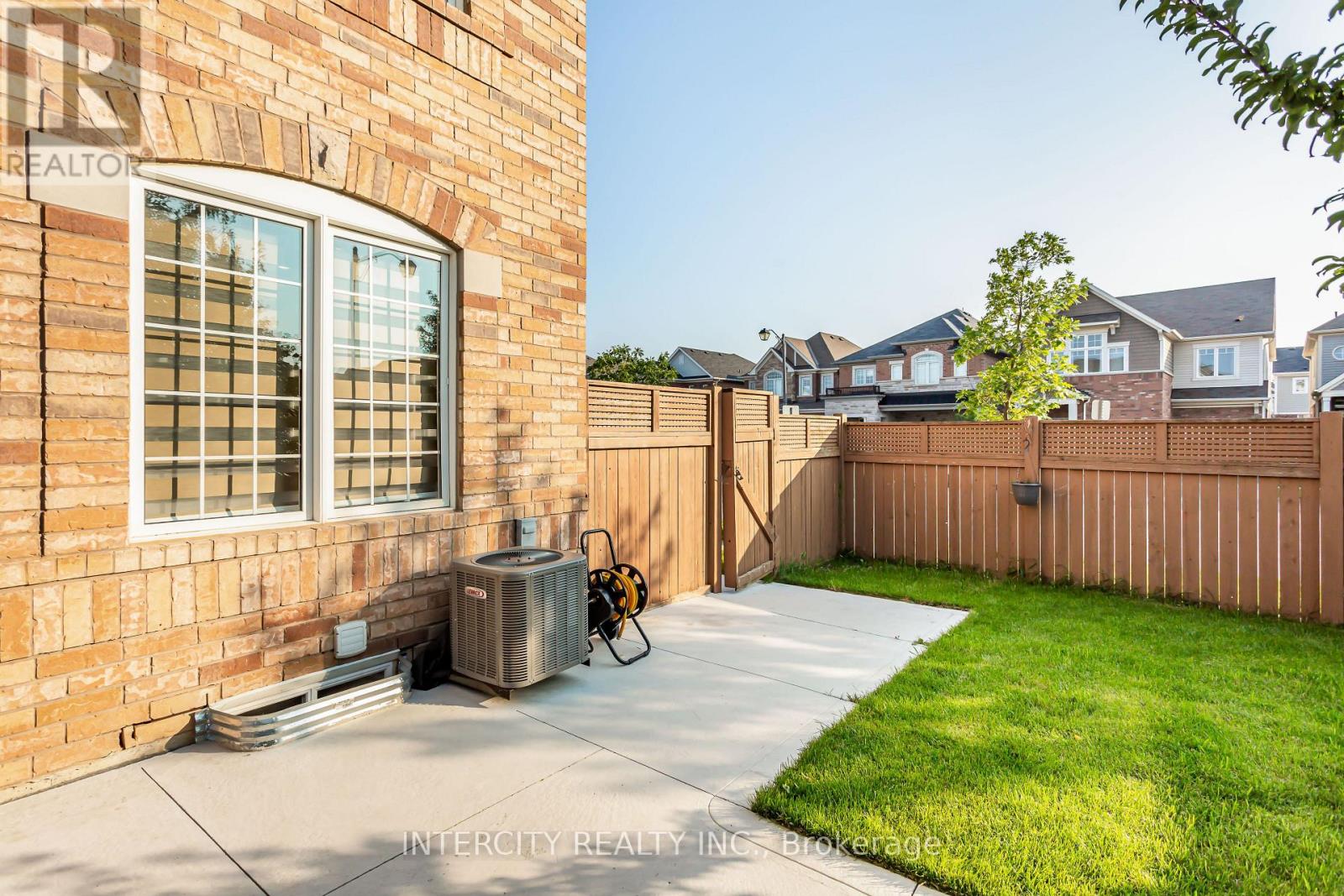 689 Ambroise Crescent N, Milton, Ontario  L9T 0M4 - Photo 17 - W13610488