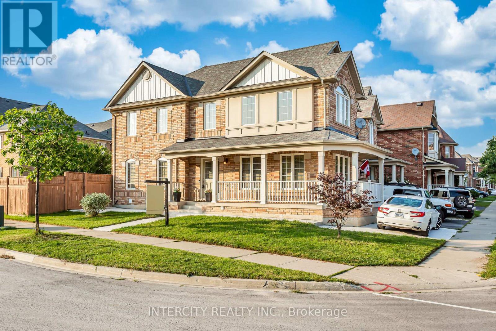 689 Ambroise Crescent N, Milton, Ontario  L9T 0M4 - Photo 3 - W13610488
