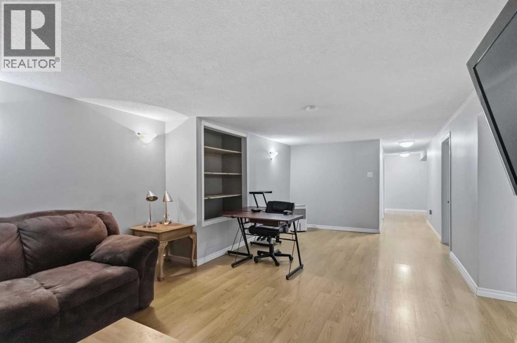 18 Clark Crescent, Fort Mcmurray, Alberta  T9H 1M8 - Photo 20 - A2326402
