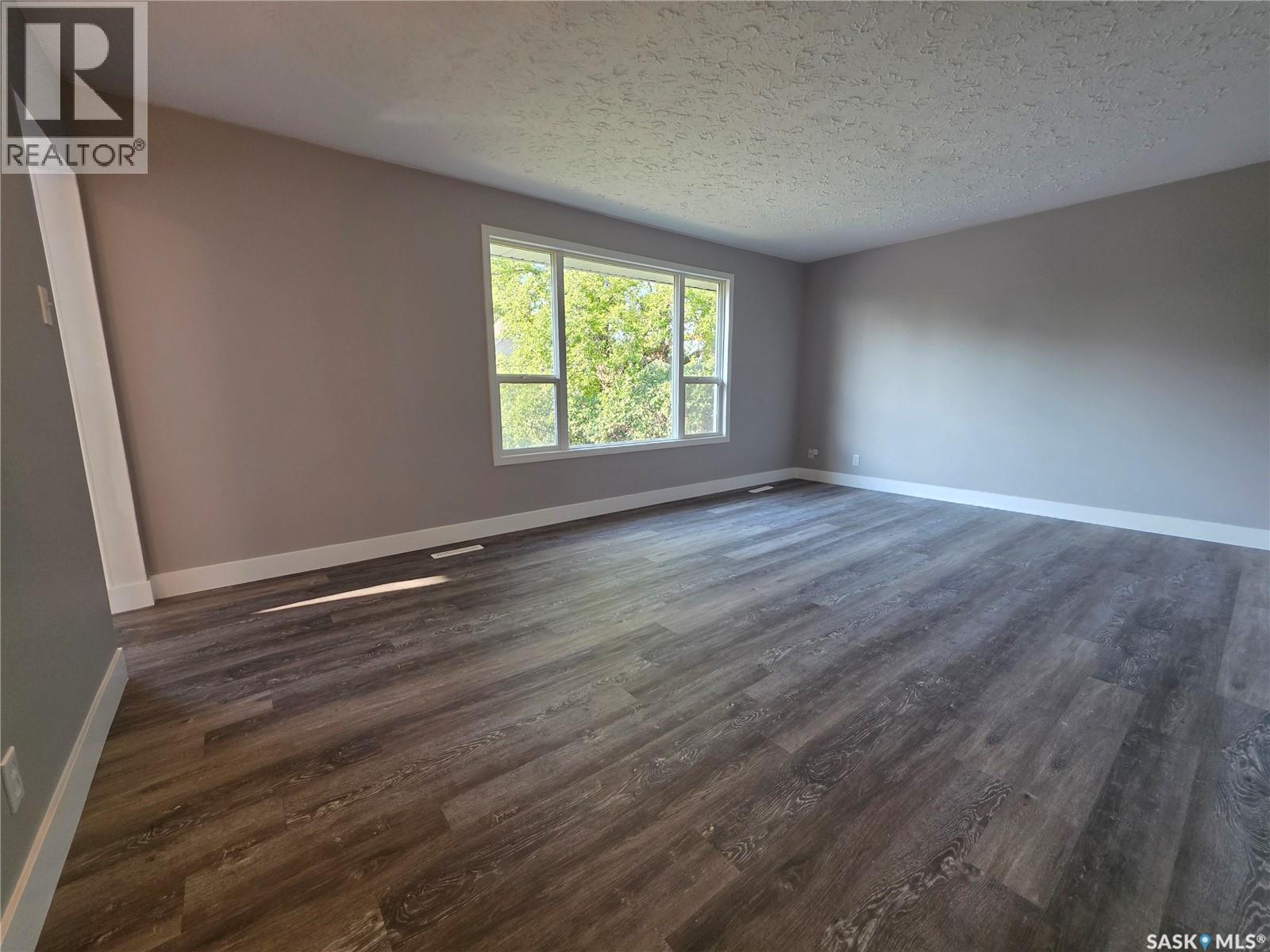 1422 Crawford Avenue, Swift Current, Saskatchewan  S9H 1E9 - Photo 5 - SK043811
