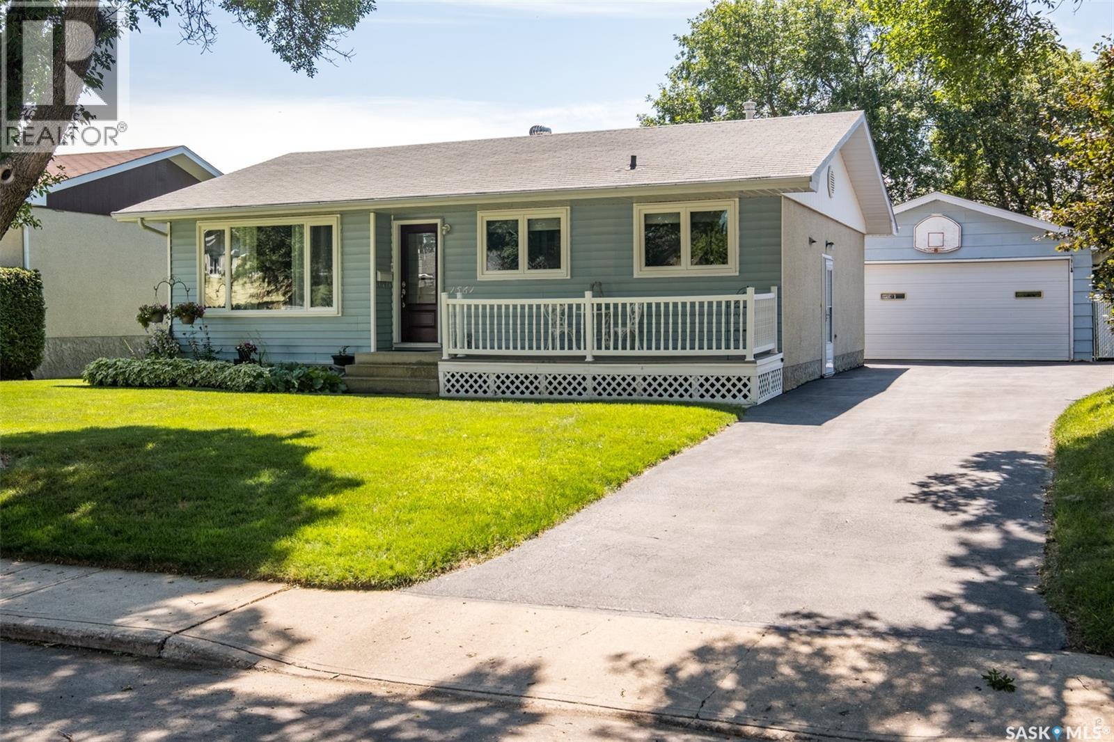 1561 Sibbald CRESCENT, Prince Albert, Saskatchewan