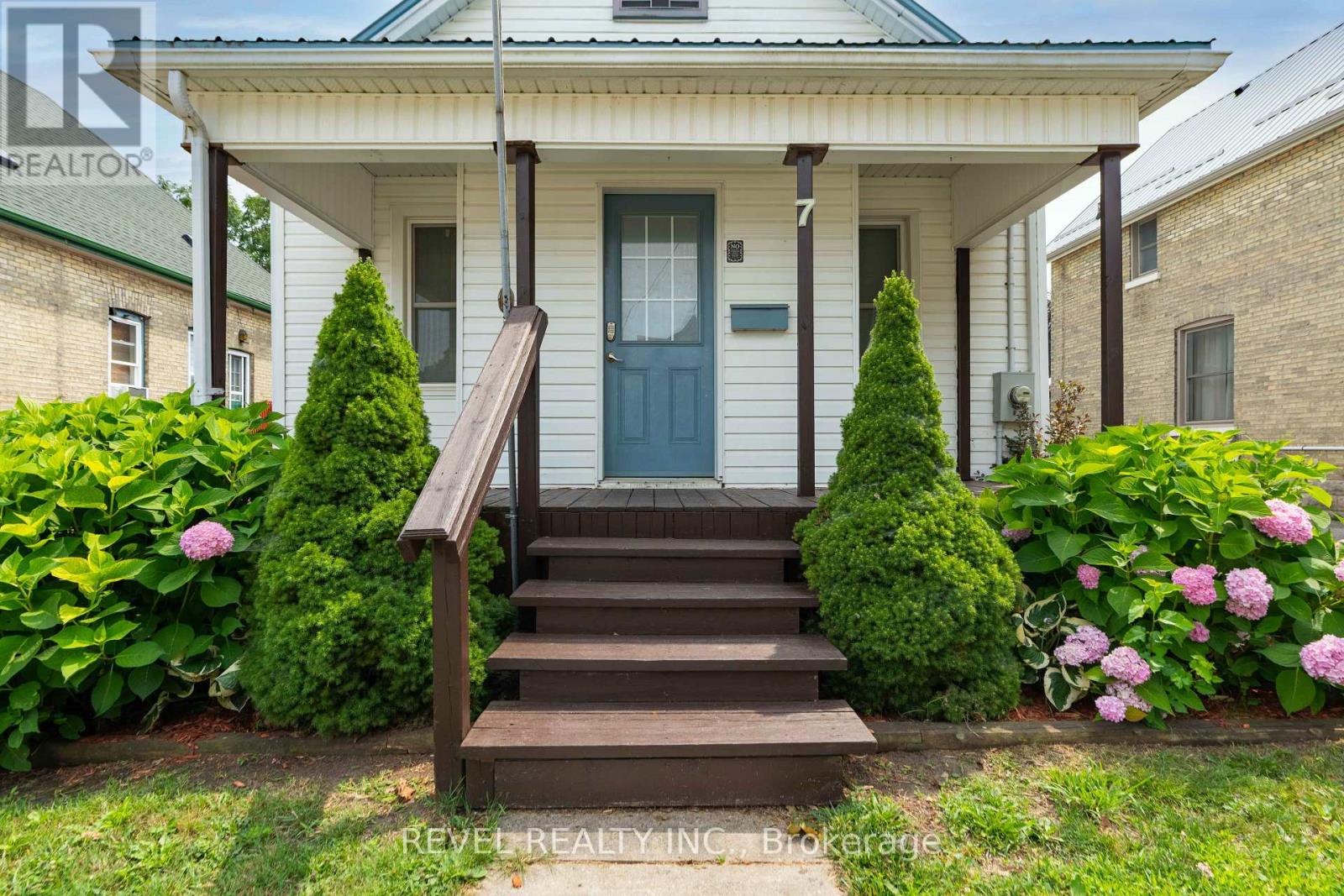 7 Maple Street, St. Thomas, Ontario  N5R 1Y8 - Photo 3 - X13610538