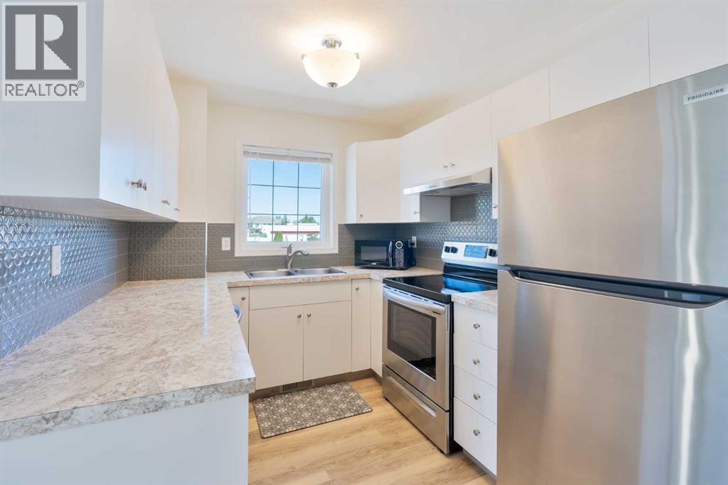 19 Chilcotin Lane W, Lethbridge, Alberta  T1K 7G8 - Photo 8 - A2326634