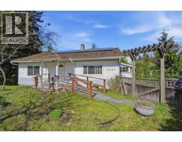 5689 PORPOISE BAY ROAD, Sechelt, British Columbia