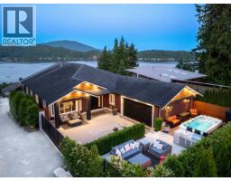 586-588 NORTH FLETCHER ROAD, Gibsons, British Columbia